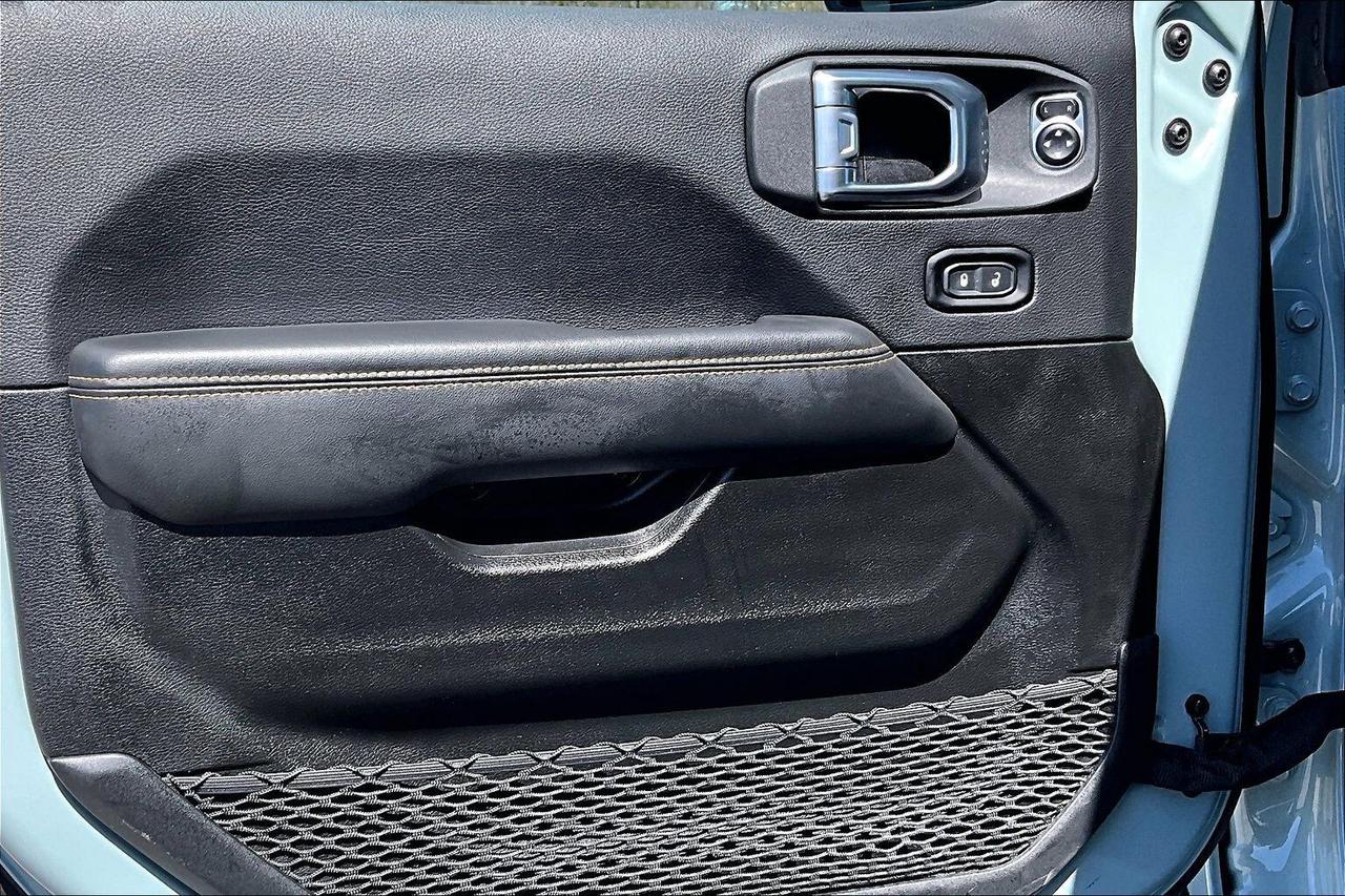 2024 Jeep Wrangler Sahara V6 |Skytop |McKinley Leather |Alpine | 4X4 Photo