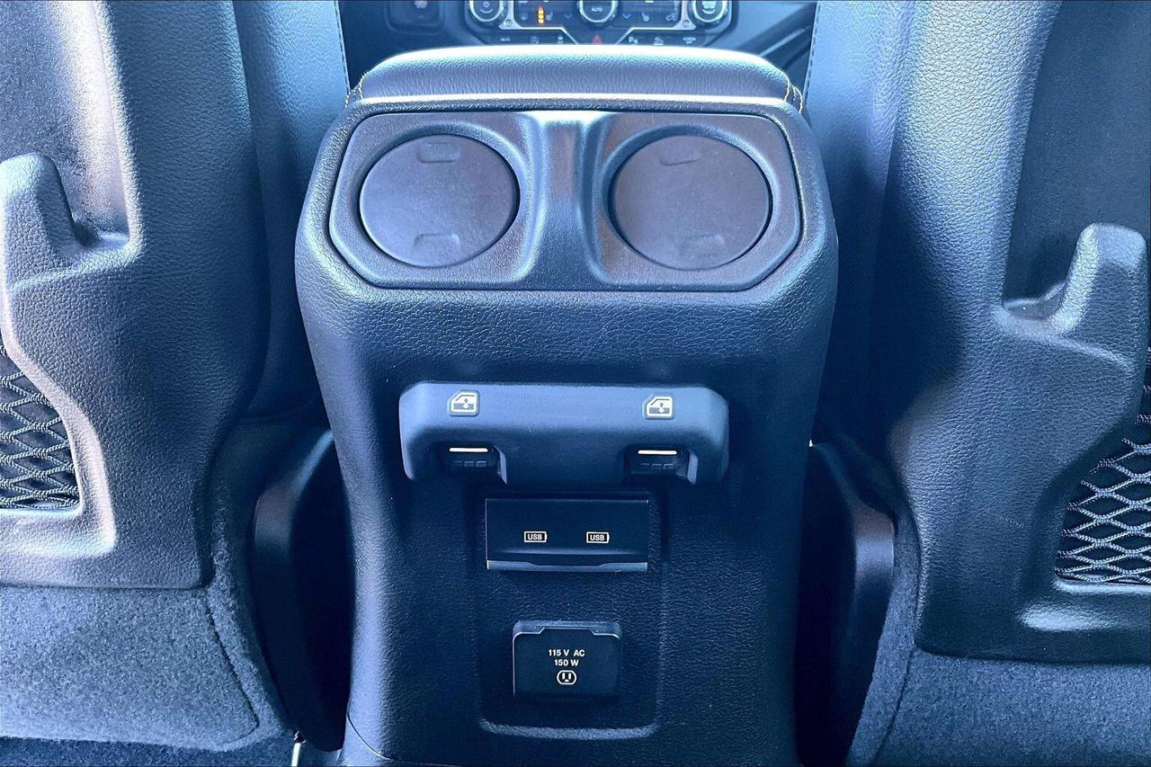 2024 Jeep Wrangler Sahara V6 |Skytop |McKinley Leather |Alpine | 4X4 Photo