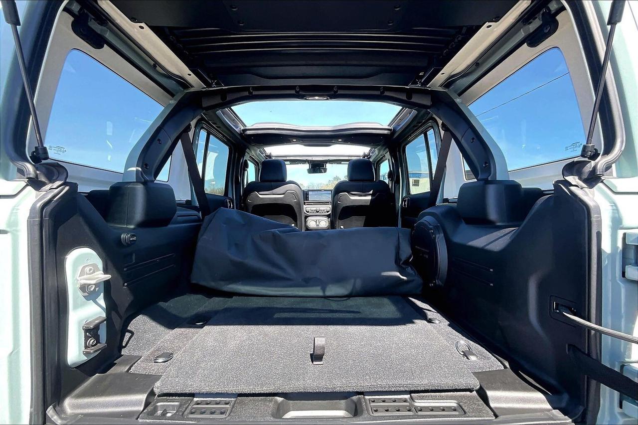 2024 Jeep Wrangler Sahara V6 |Skytop |McKinley Leather |Alpine | 4X4 Photo