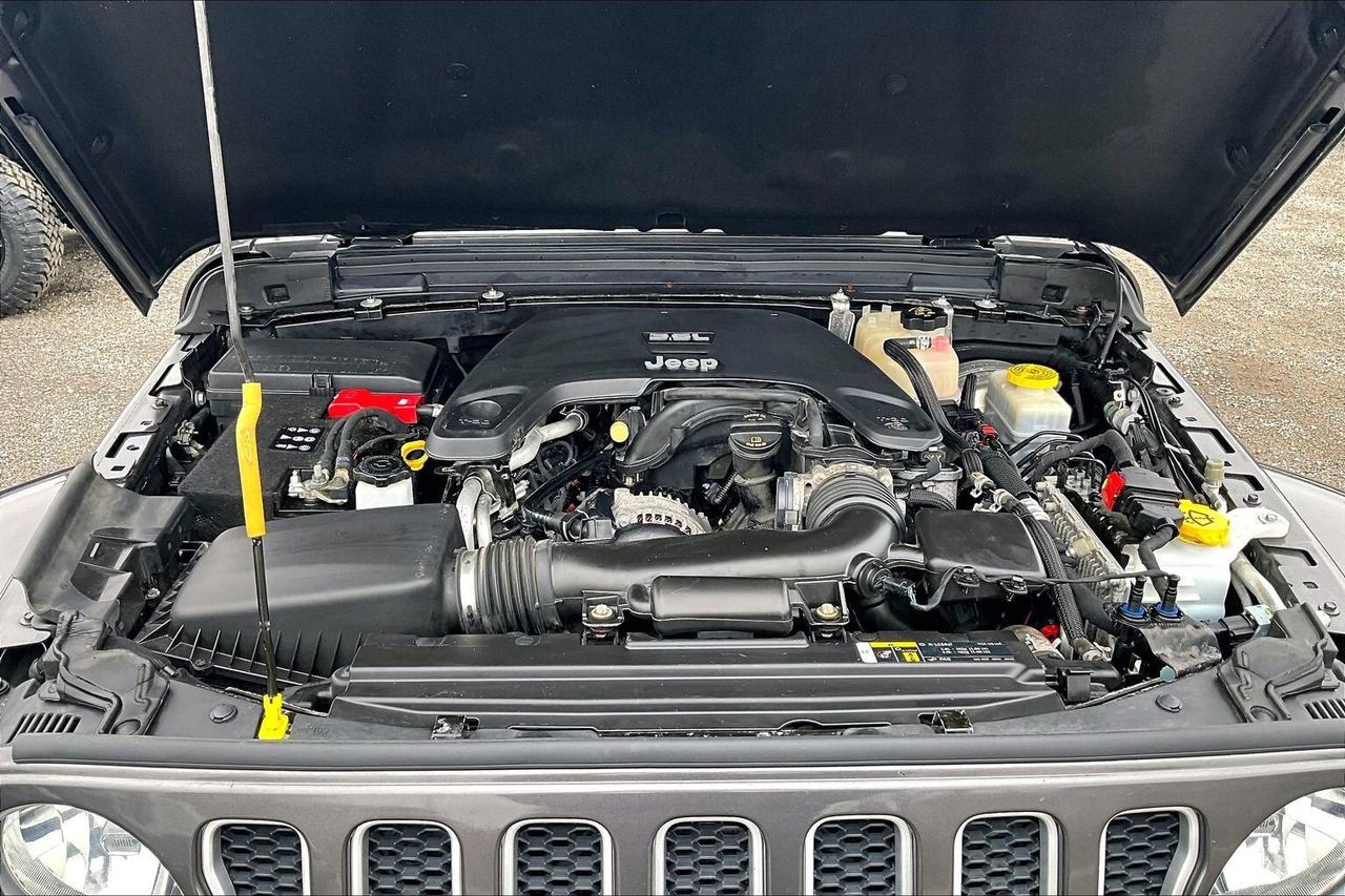 2019 Jeep Wrangler Unlimited Sahara V6 | 6Spd Manual | Alpine NAV | 4X4 Photo