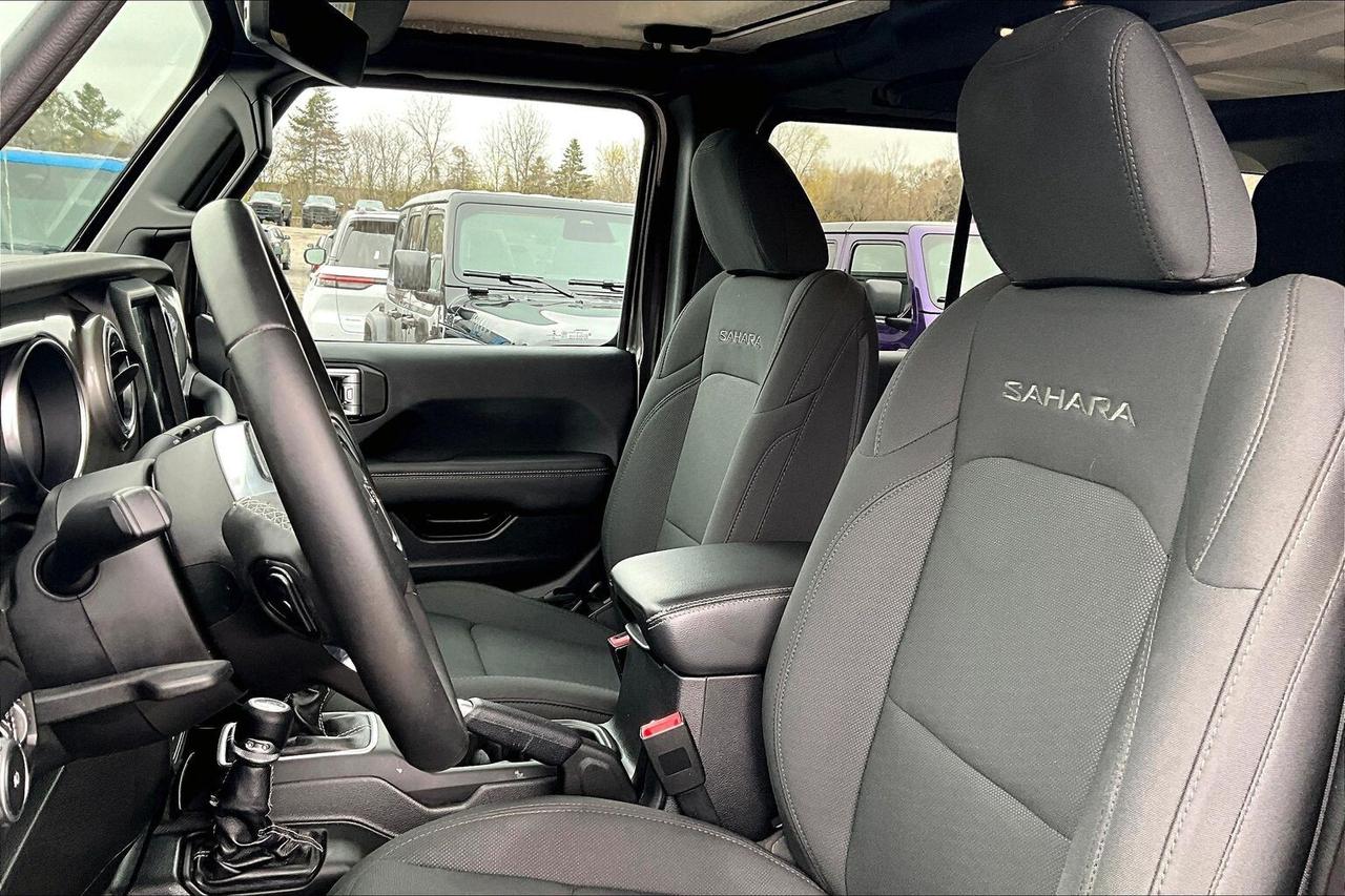 2019 Jeep Wrangler Unlimited Sahara V6 | 6Spd Manual | Alpine NAV | 4X4 Photo