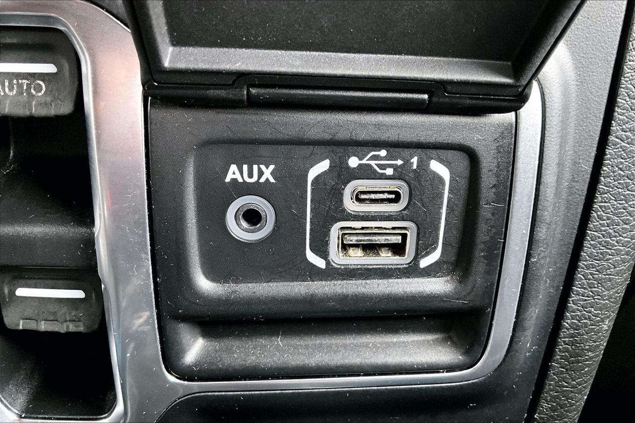 2019 Jeep Wrangler Unlimited Sahara V6 | 6Spd Manual | Alpine NAV | 4X4 Photo