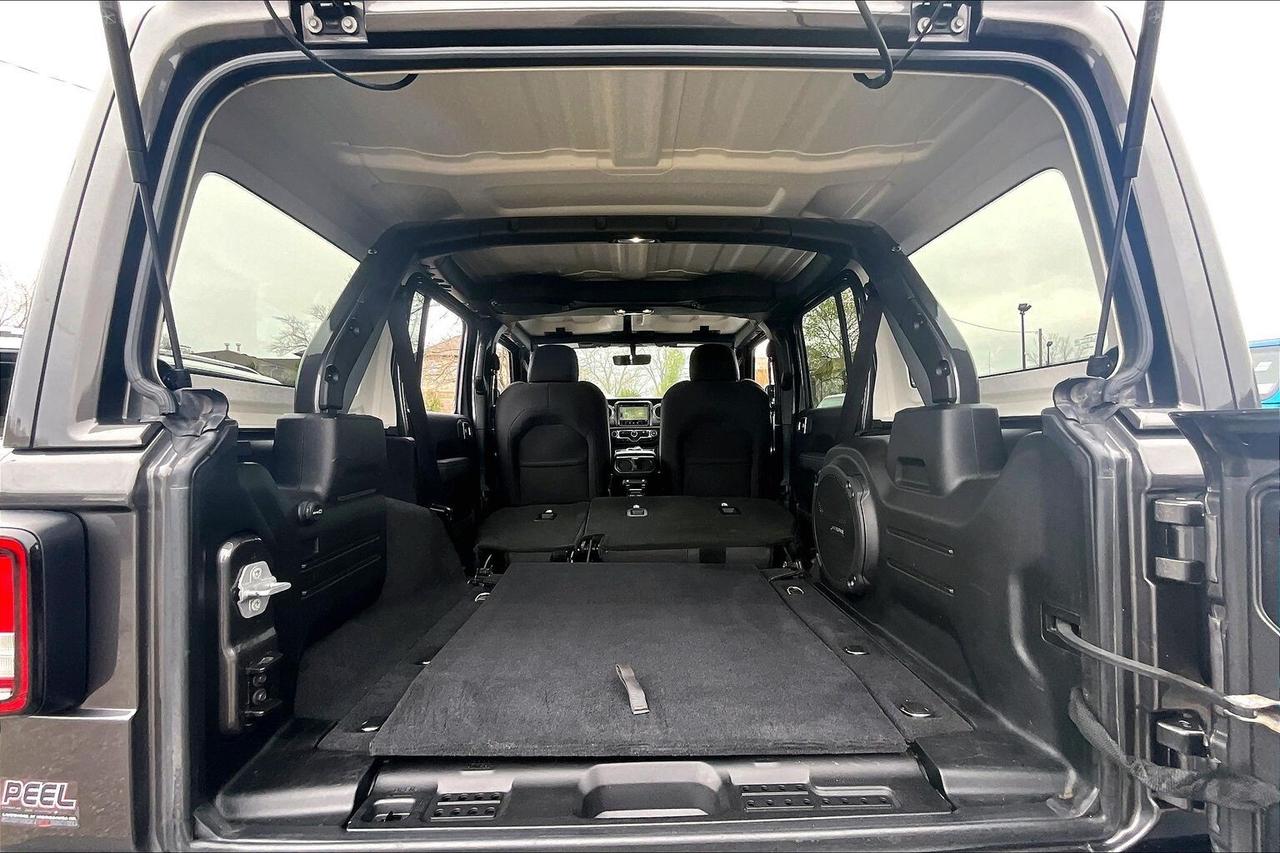 2019 Jeep Wrangler Unlimited Sahara V6 | 6Spd Manual | Alpine NAV | 4X4 Photo
