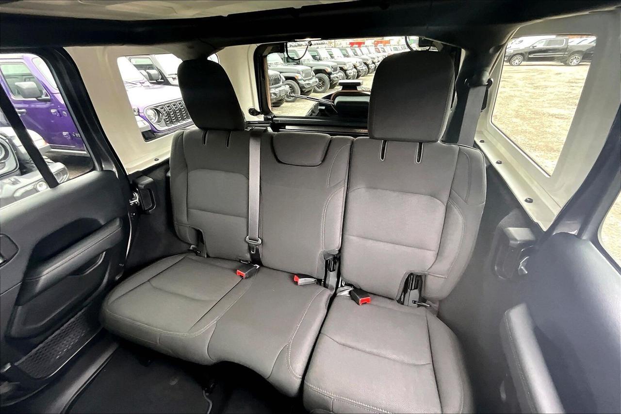 2019 Jeep Wrangler Unlimited Sahara V6 | 6Spd Manual | Alpine NAV | 4X4 Photo