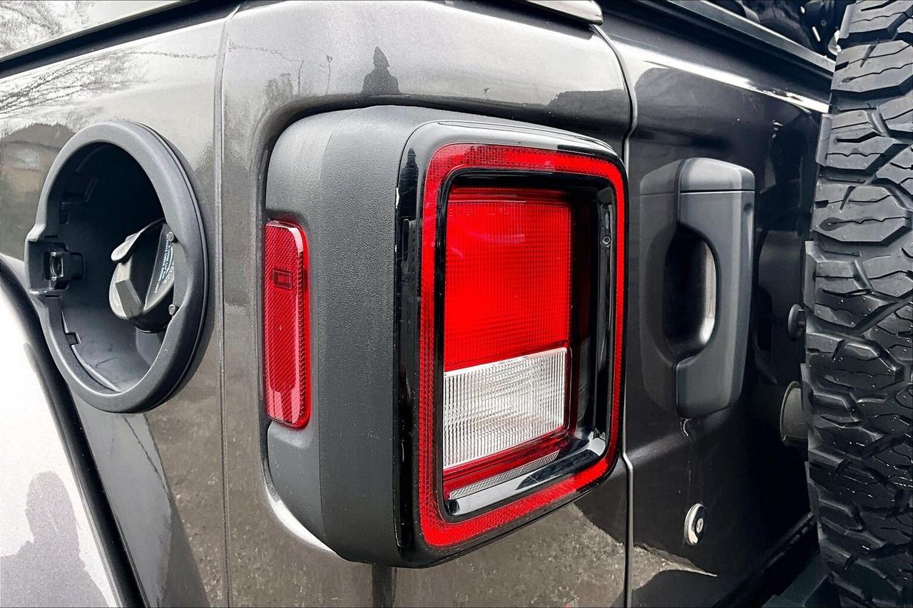2019 Jeep Wrangler Unlimited Sahara V6 | 6Spd Manual | Alpine NAV | 4X4 Photo