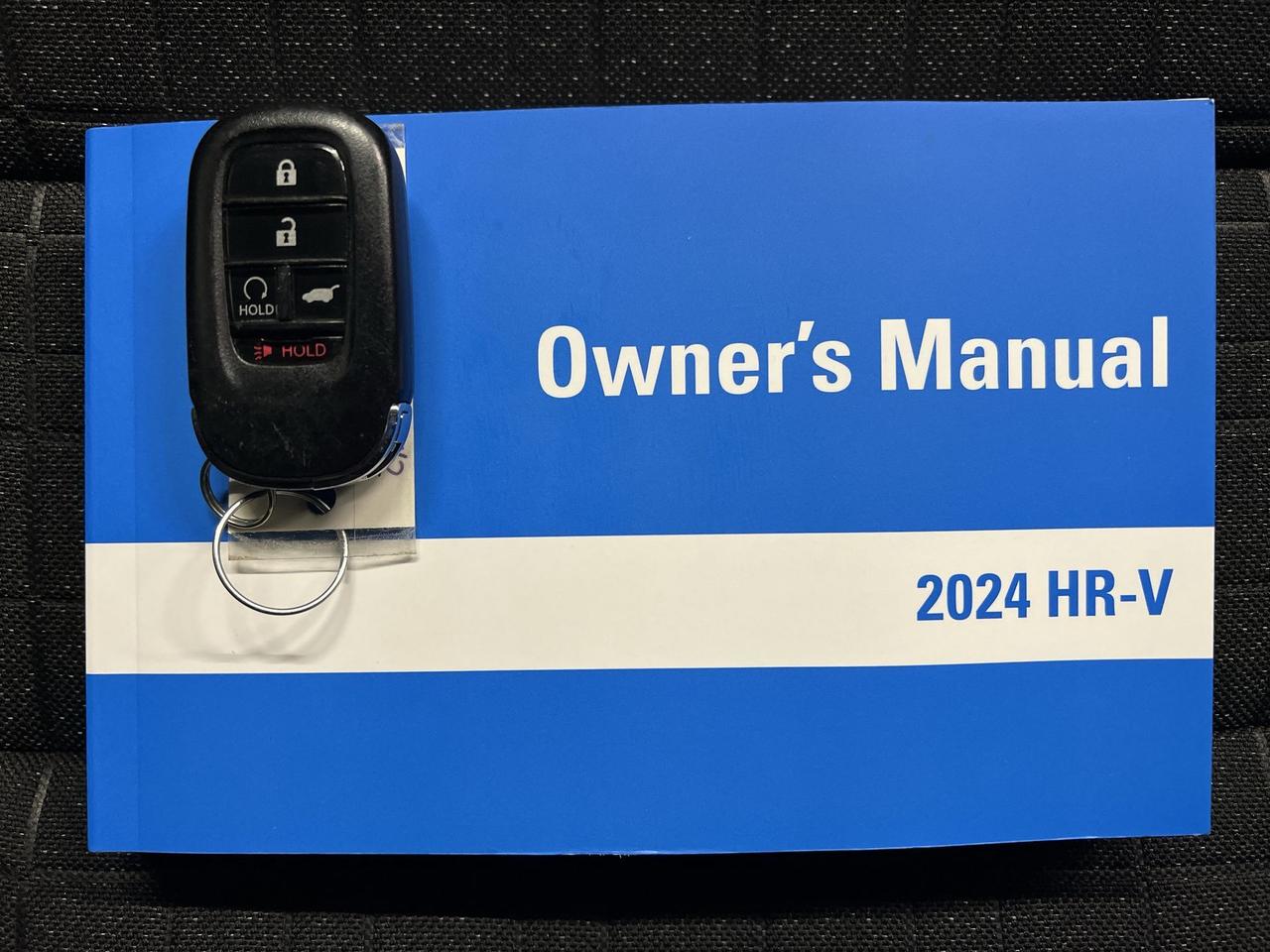 2024 Honda HR-V HTD SEATS | CARPLAY | REMOTE START | 17IN ALLOYS Photo