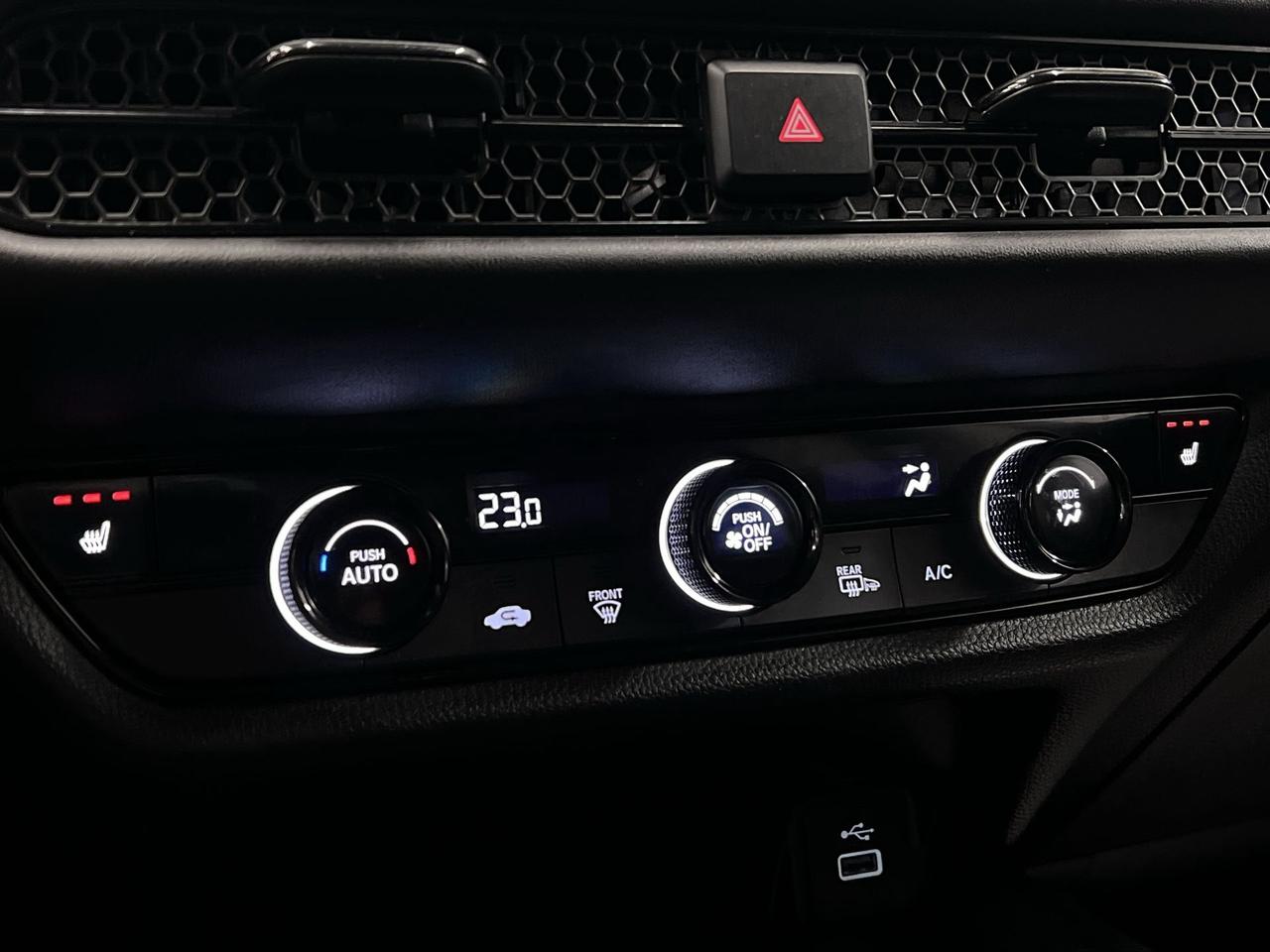 2024 Honda HR-V HTD SEATS | CARPLAY | REMOTE START | 17IN ALLOYS Photo