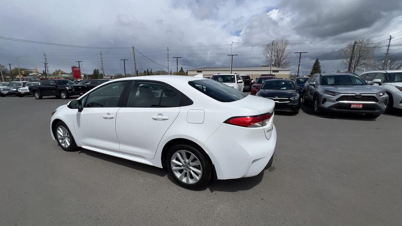 2024 Toyota Corolla LE PREMIUM | SUNROOF |HTD SEATS | CARPLAY | ALLOYS Photo