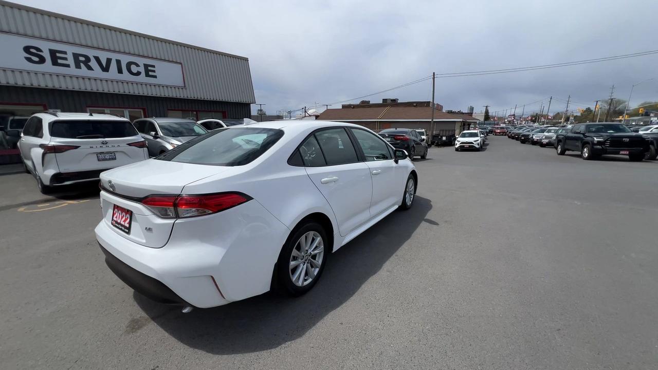 2024 Toyota Corolla LE PREMIUM | SUNROOF |HTD SEATS | CARPLAY | ALLOYS Photo