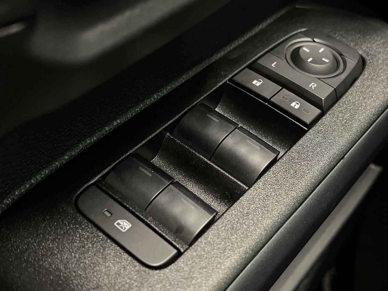 2025 Toyota 4Runner TRD SPORT 4X4 | SUNROOF | HTD SEATS | CARPLAY Photo