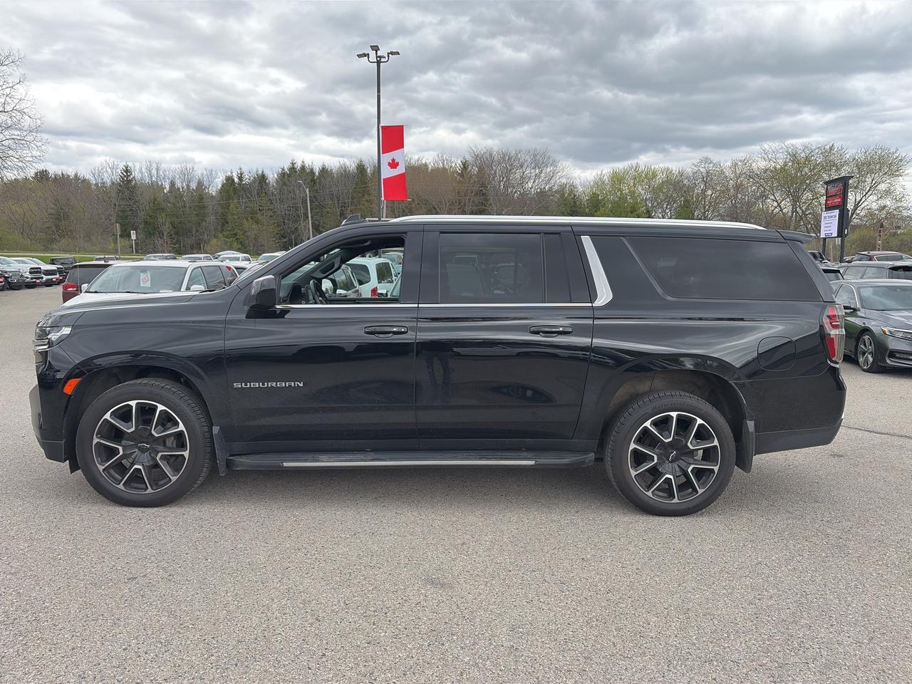 2023 Chevrolet Suburban LS, CLEAN CARFAX, DIESEL, 8 PASS, REMOTE START! - Photo #3