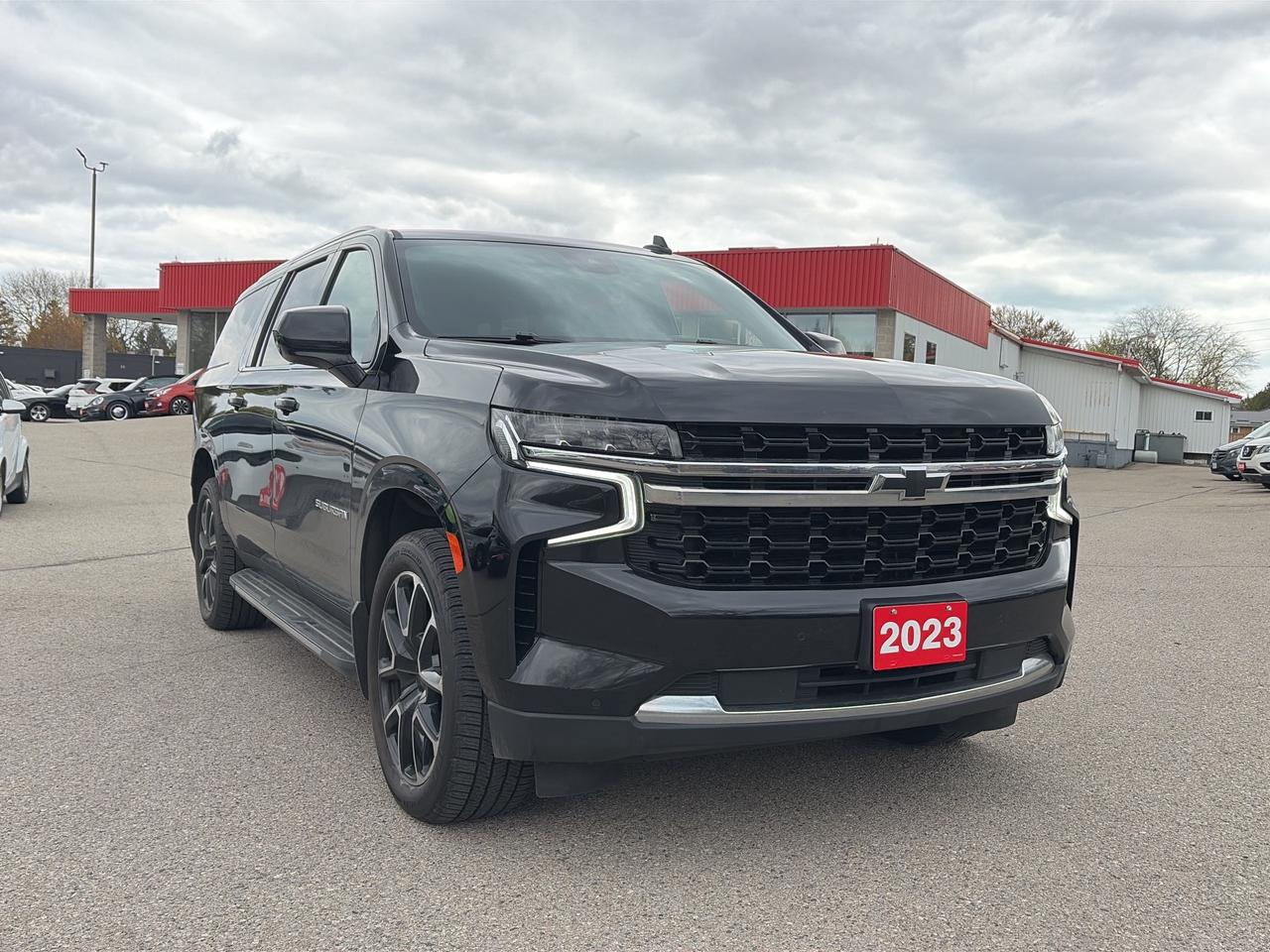 2023 Chevrolet Suburban LS, CLEAN CARFAX, DIESEL, 8 PASS, REMOTE START! Photo