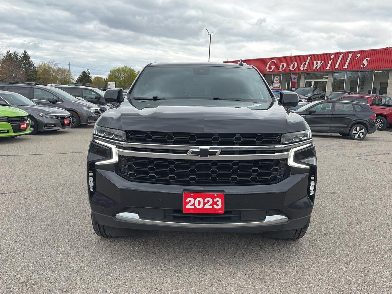 2023 Chevrolet Suburban LS, CLEAN CARFAX, DIESEL, 8 PASS, REMOTE START! Photo