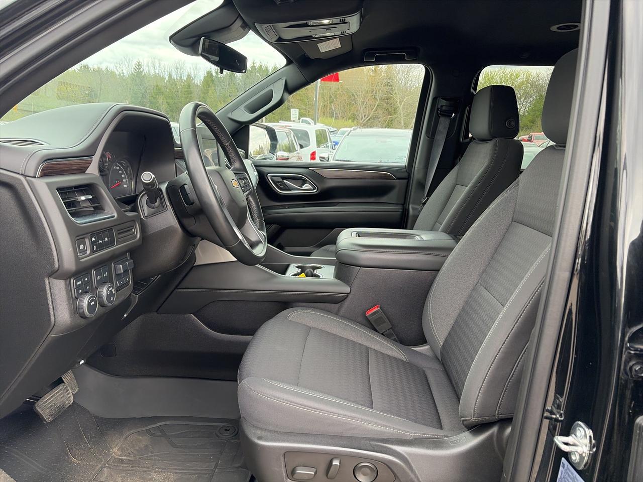2023 Chevrolet Suburban LS, CLEAN CARFAX, DIESEL, 8 PASS, REMOTE START! - Photo #13
