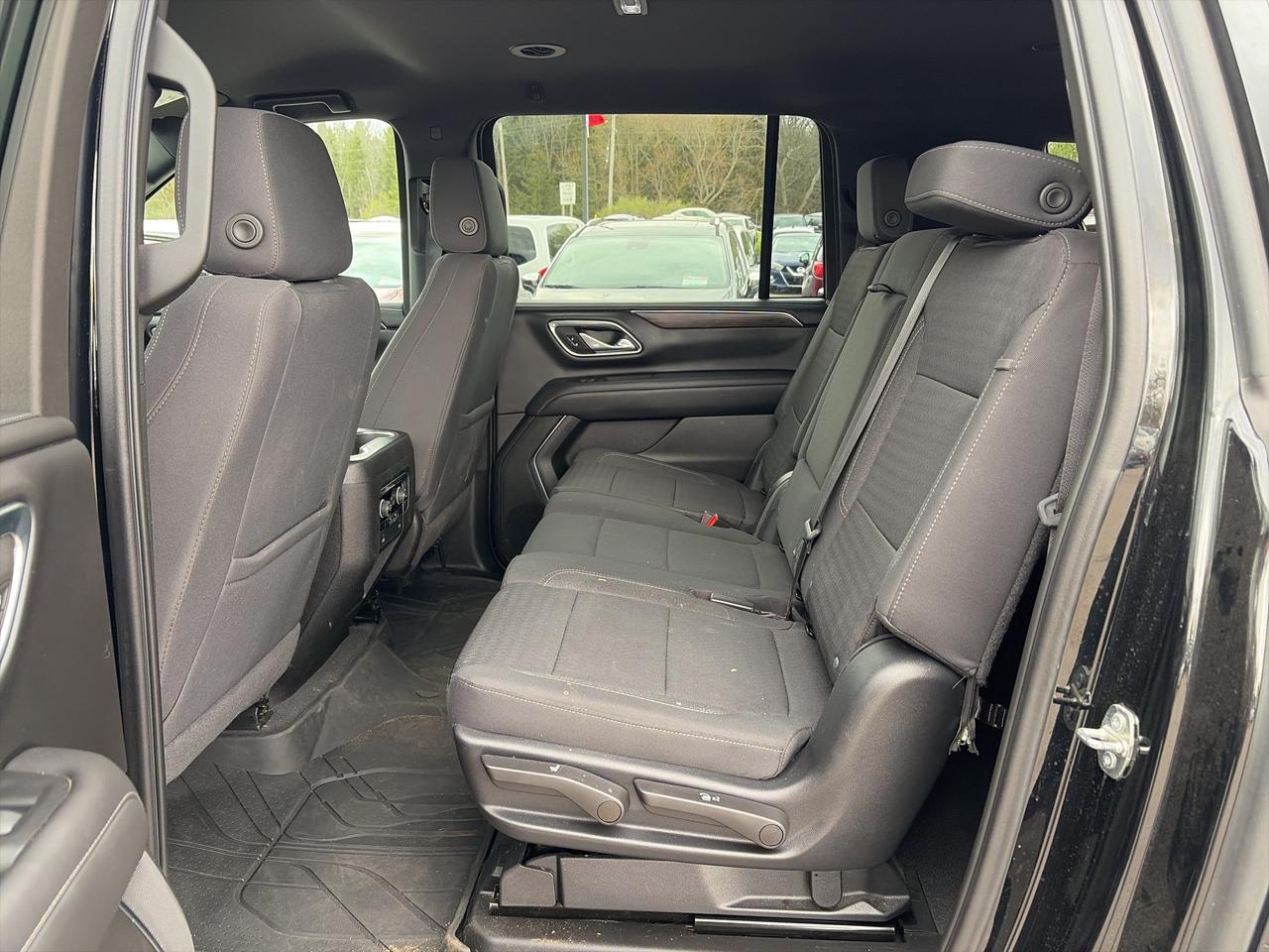 2023 Chevrolet Suburban LS, CLEAN CARFAX, DIESEL, 8 PASS, REMOTE START! - Photo #17
