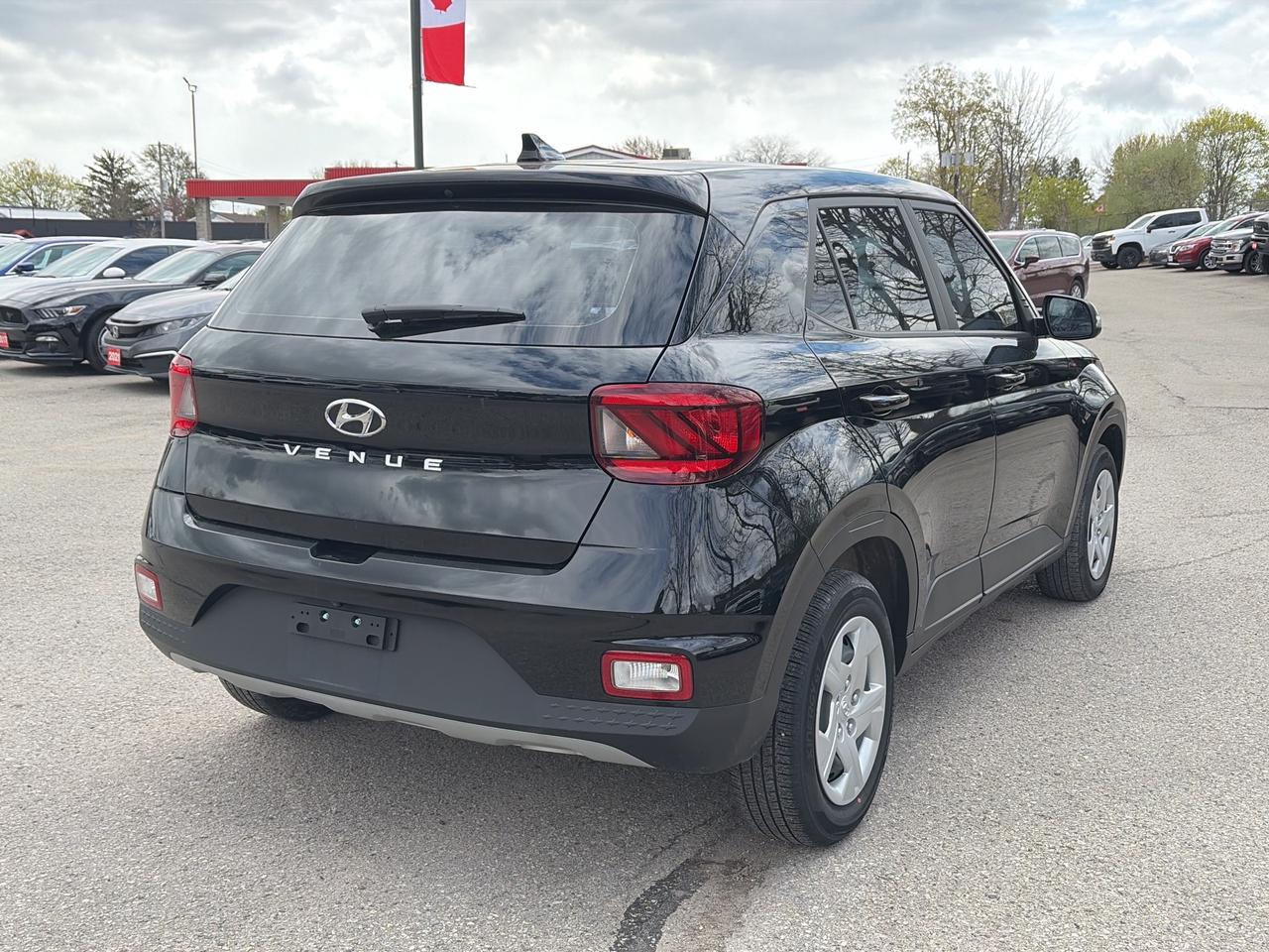 2022 Hyundai Venue ESSENTIAL, CLEAN CARFAX, HEATED SEATS! - Photo #7