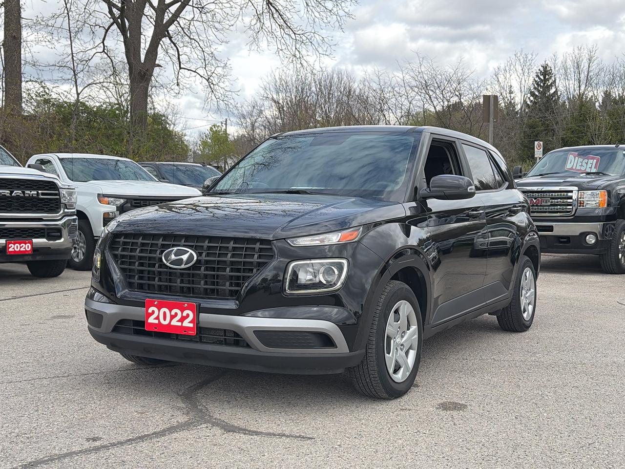 2022 Hyundai Venue ESSENTIAL, CLEAN CARFAX, HEATED SEATS! - Photo #11