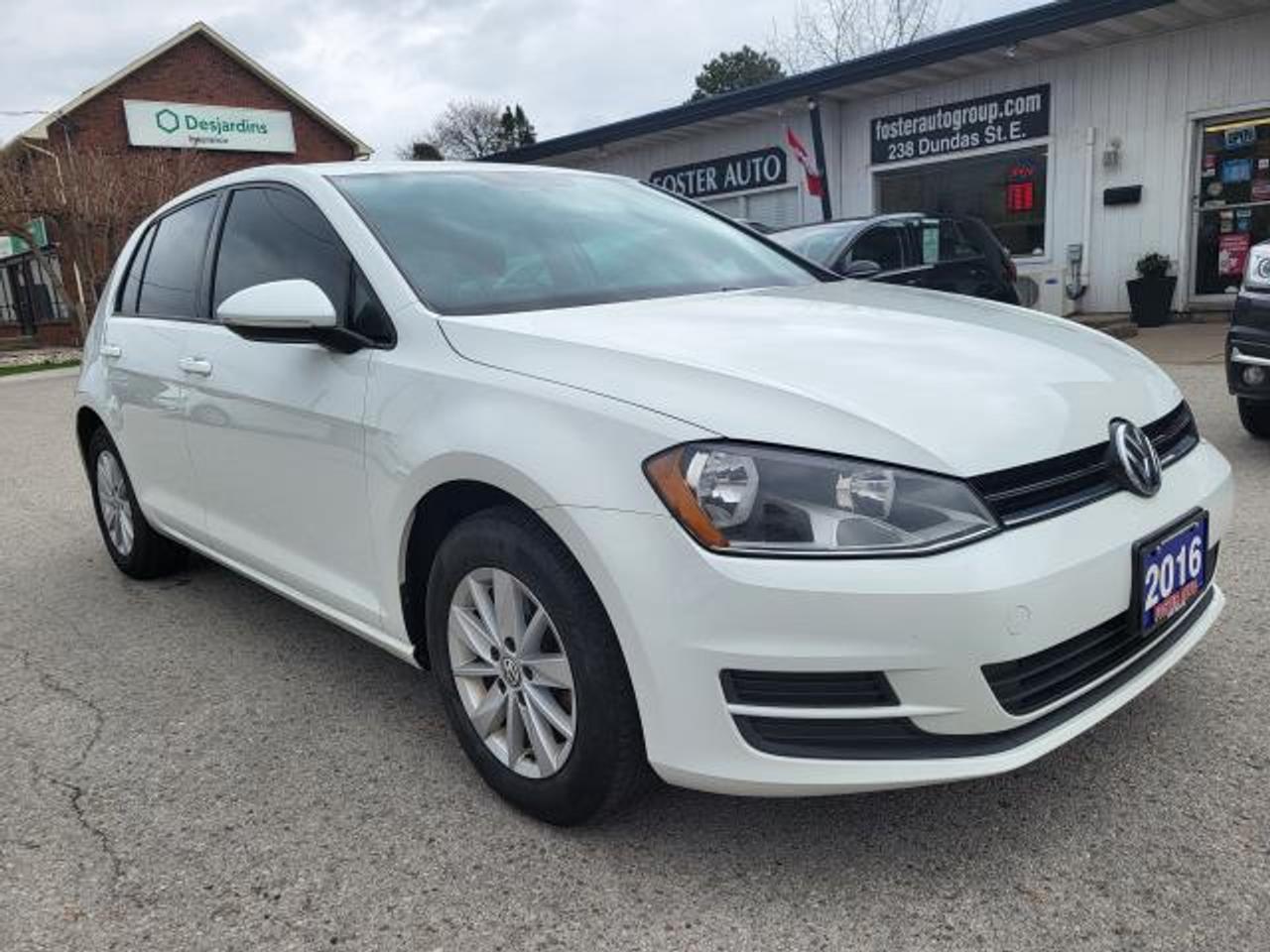 2016 Volkswagen Golf TRENDLINE Photo0