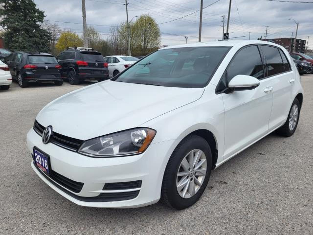 2016 Volkswagen Golf TRENDLINE Photo