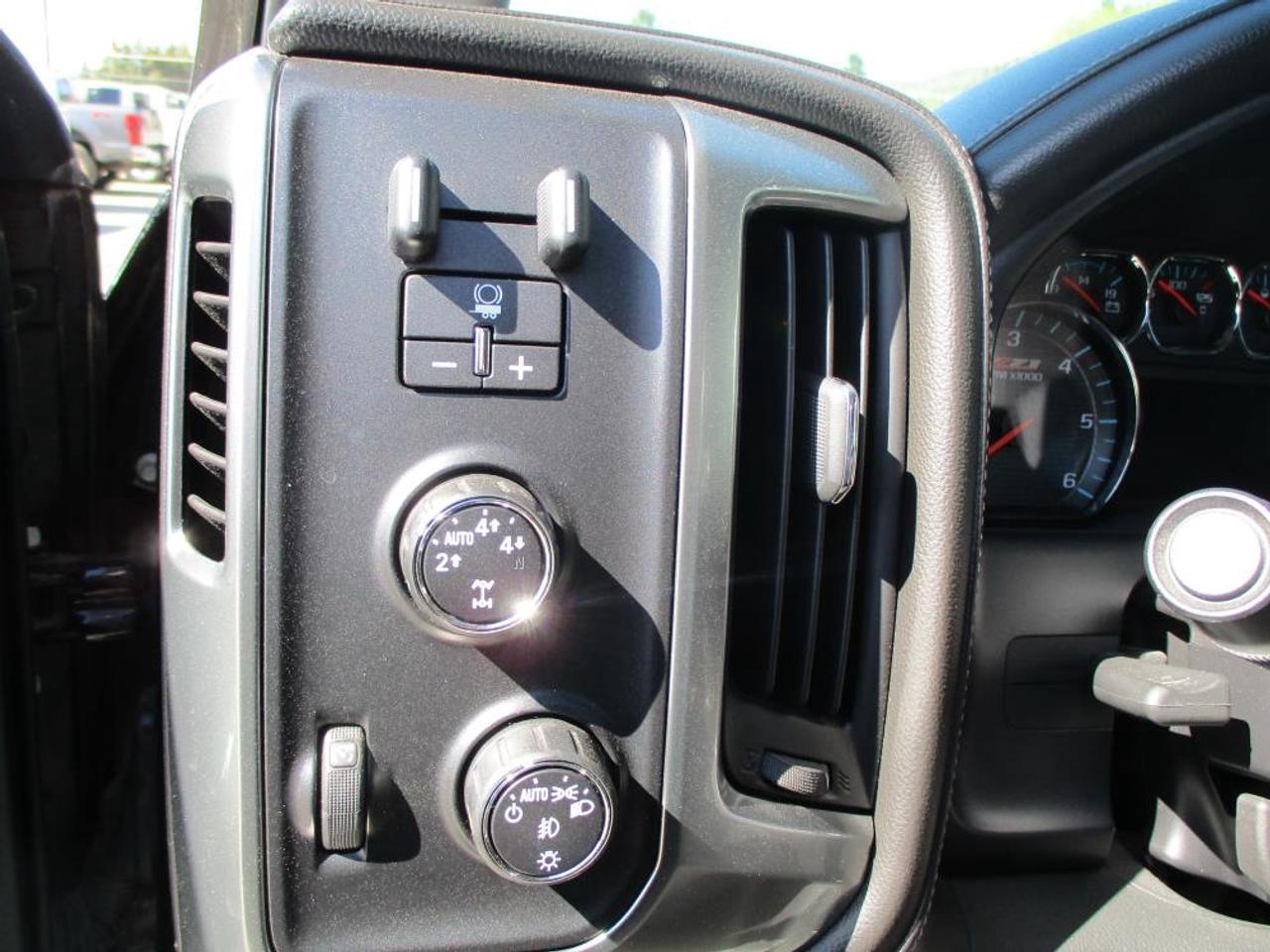 2016 Chevrolet Silverado 1500 LTZ Crew Cab 4WD - Photo #10