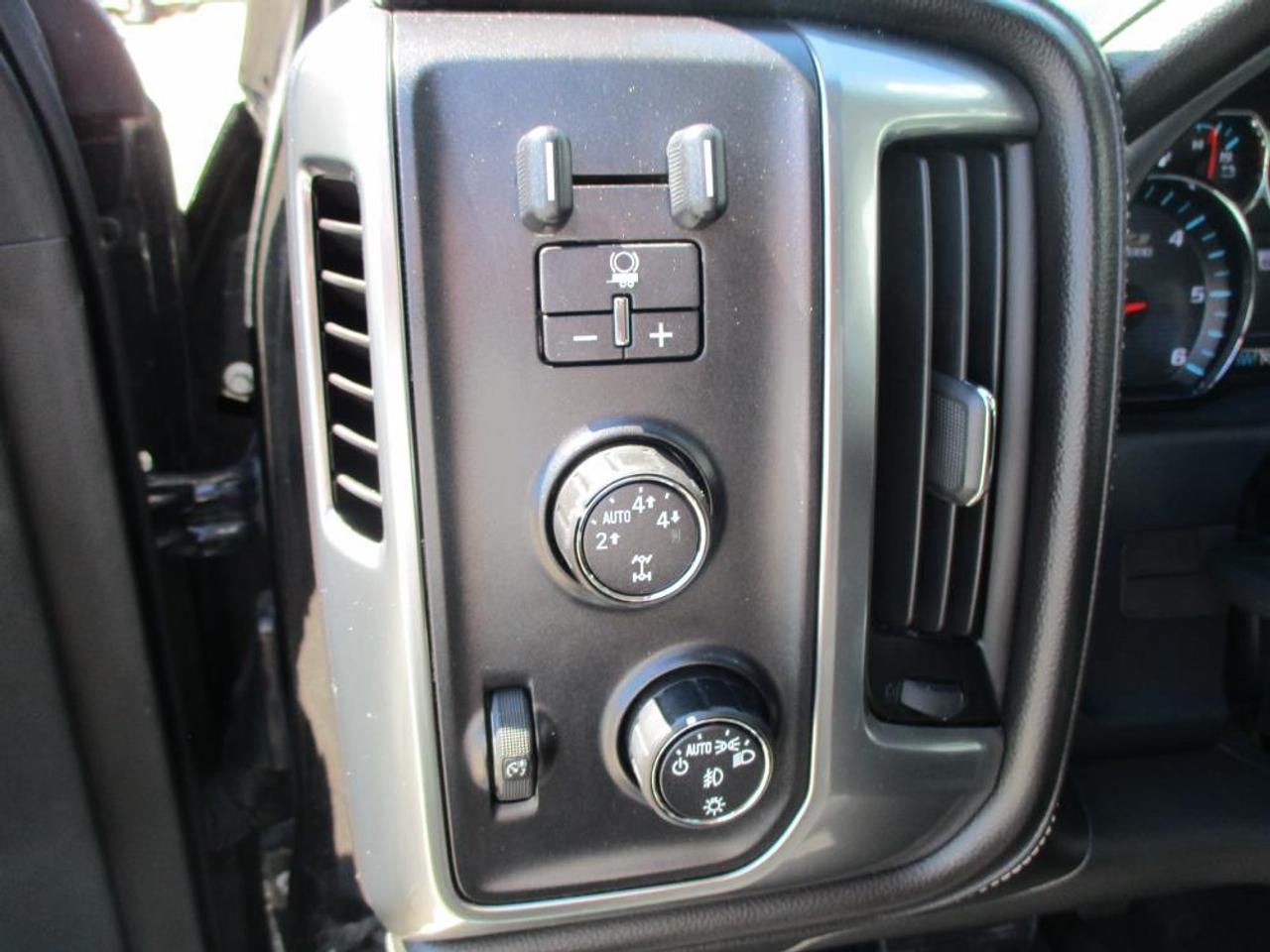 2016 Chevrolet Silverado 1500 LTZ Crew Cab 4WD Photo