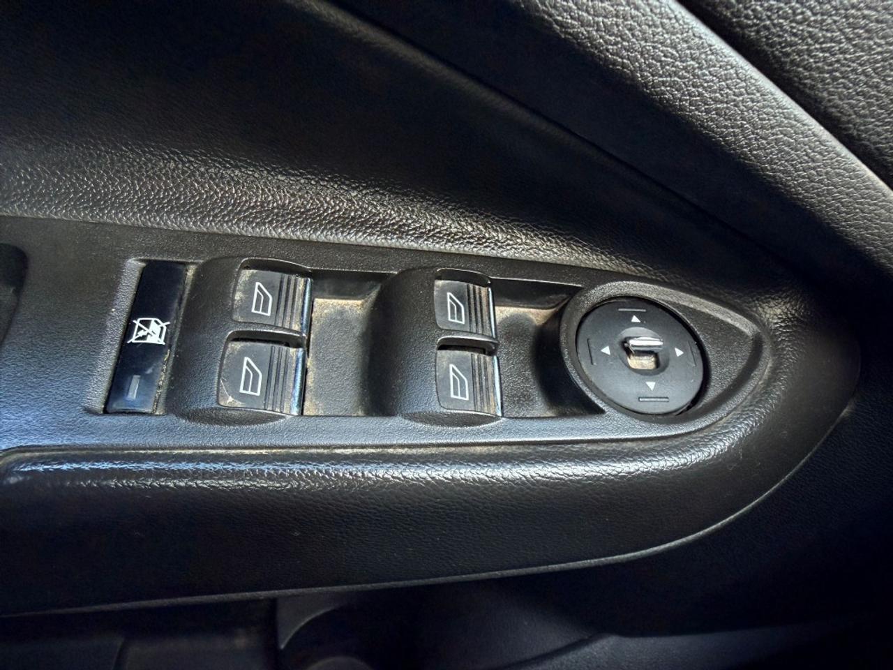2014 Ford Escape SE 4dr Front-wheel Drive Automatic Photo