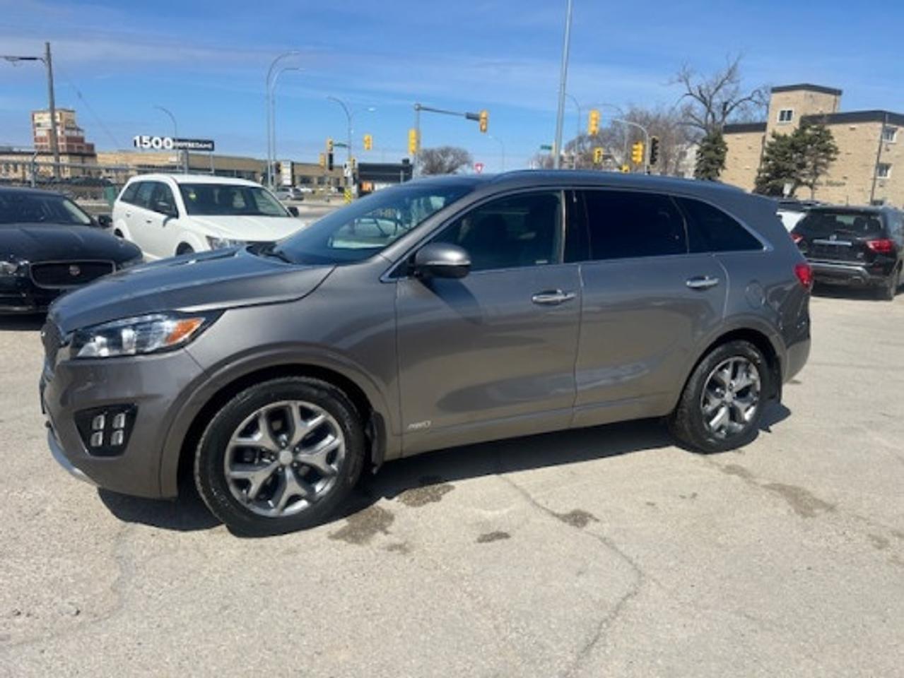 <p>Auto Save (Dealer # 1747)</p>
<p>2018 kIA SORENTO SX, AWD 141,922 KM</p>
<p>2.0 L 4 CYLINDER ENGINE</p>
<p>&nbsp;</p>
<p>**Clean Title**</p>
<p>**Manitoba Safety**</p>
<p>&nbsp;</p>
<p>FEATURES:</p>
<p>AWD</p>
<p>4 CYLINDER&nbsp;</p>
<p>5 PASSENGER</p>
<p>AIR CONDITIONING&nbsp;</p>
<p>AM/FM/CD</p>
<p>BACK UP CAMERA</p>
<p>BLUETOOTH</p>
<p>CRUISE CONTROL</p>
<p>POWER LOCKS</p>
<p>POWER STEERING</p>
<p>POWER WINDOWS</p>
<p>SUNROOF&nbsp;</p>
<p>&nbsp;</p>
<p>Asking $13998+ taxes</p>
<p>** Financing Available O.A.C**</p>
<p>** Warranty Available **</p>
<p>&nbsp;</p>
<p>Call (204)-774-8900 or (204)-999-9500</p>
<p>Located 6 mins away from Polo Park Mall</p>
<p>1450 Notre Dame Ave, Winnipeg, Manitoba</p>
<p>www.autosavewpg.com</p>
<p>&nbsp;</p>
<p>While all information is believed to be accurate on this page, please verify any information in question with an Auto Save sales representative. Auto Save is not liable for any errors or omissions</p>