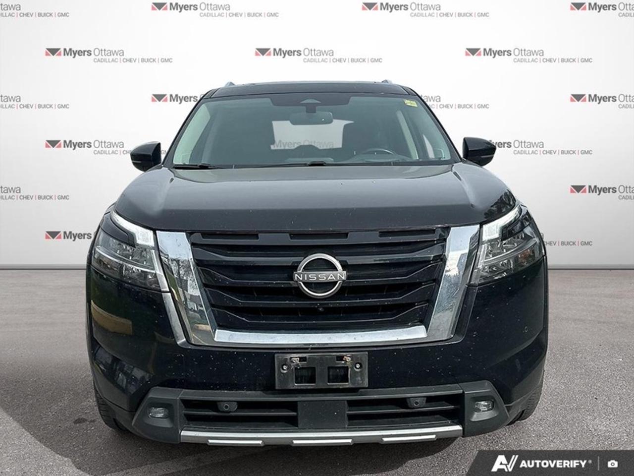 2022 Nissan Pathfinder Platinum  PLATINUM, AWD, MOONROOF Photo
