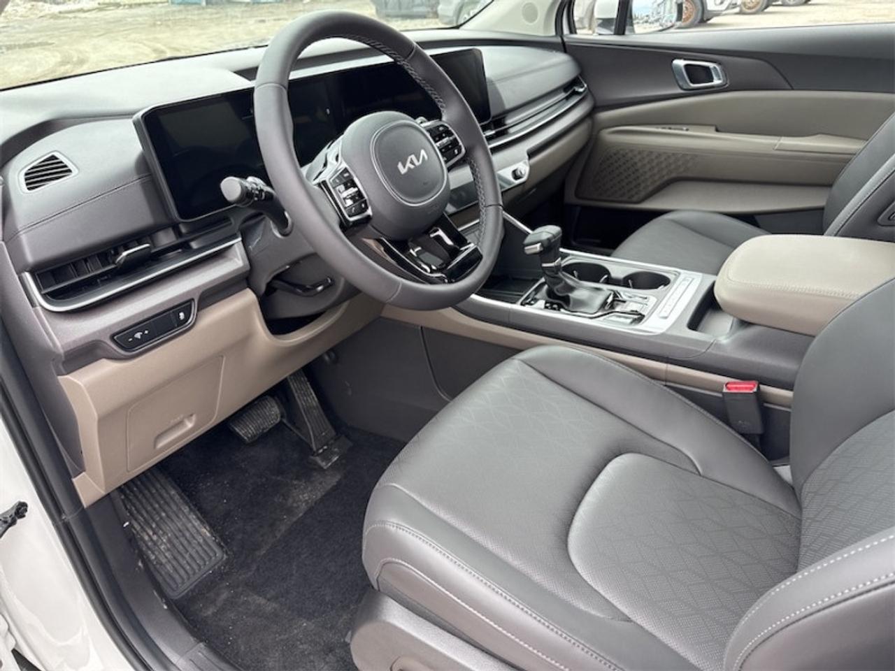 2026 Kia Carnival EX   -  Navigation GPS Photo4