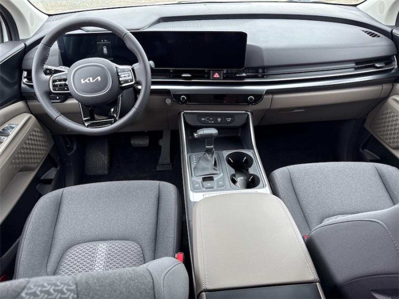 2026 Kia Carnival LX+   - Navigation GPS-  Power Liftgate Photo