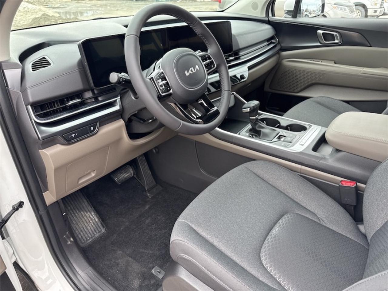 2026 Kia Carnival LX+   - Navigation GPS-  Power Liftgate Photo