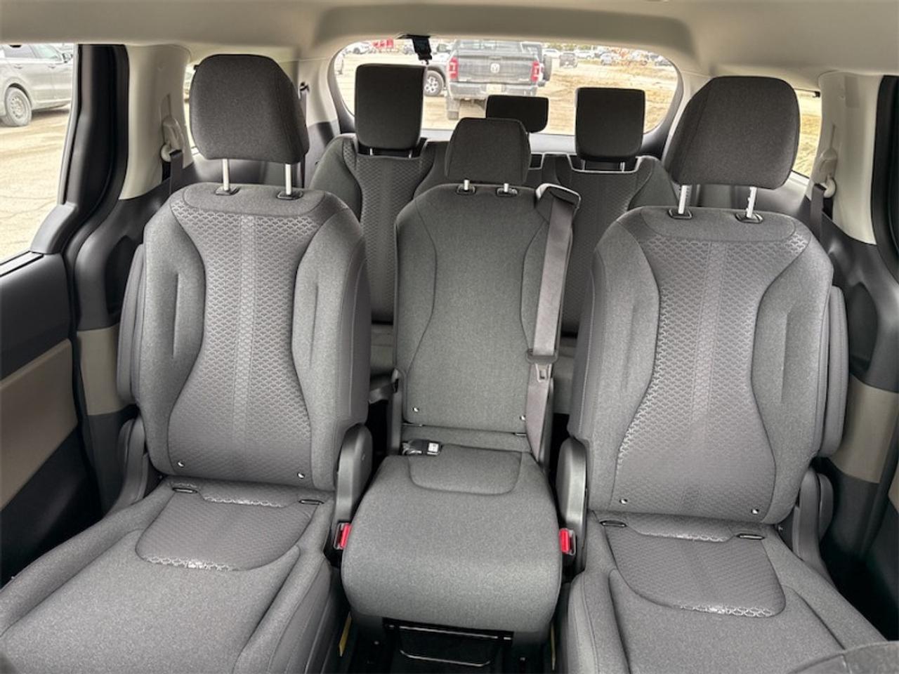 2026 Kia Carnival LX+   - Navigation GPS-  Power Liftgate Photo