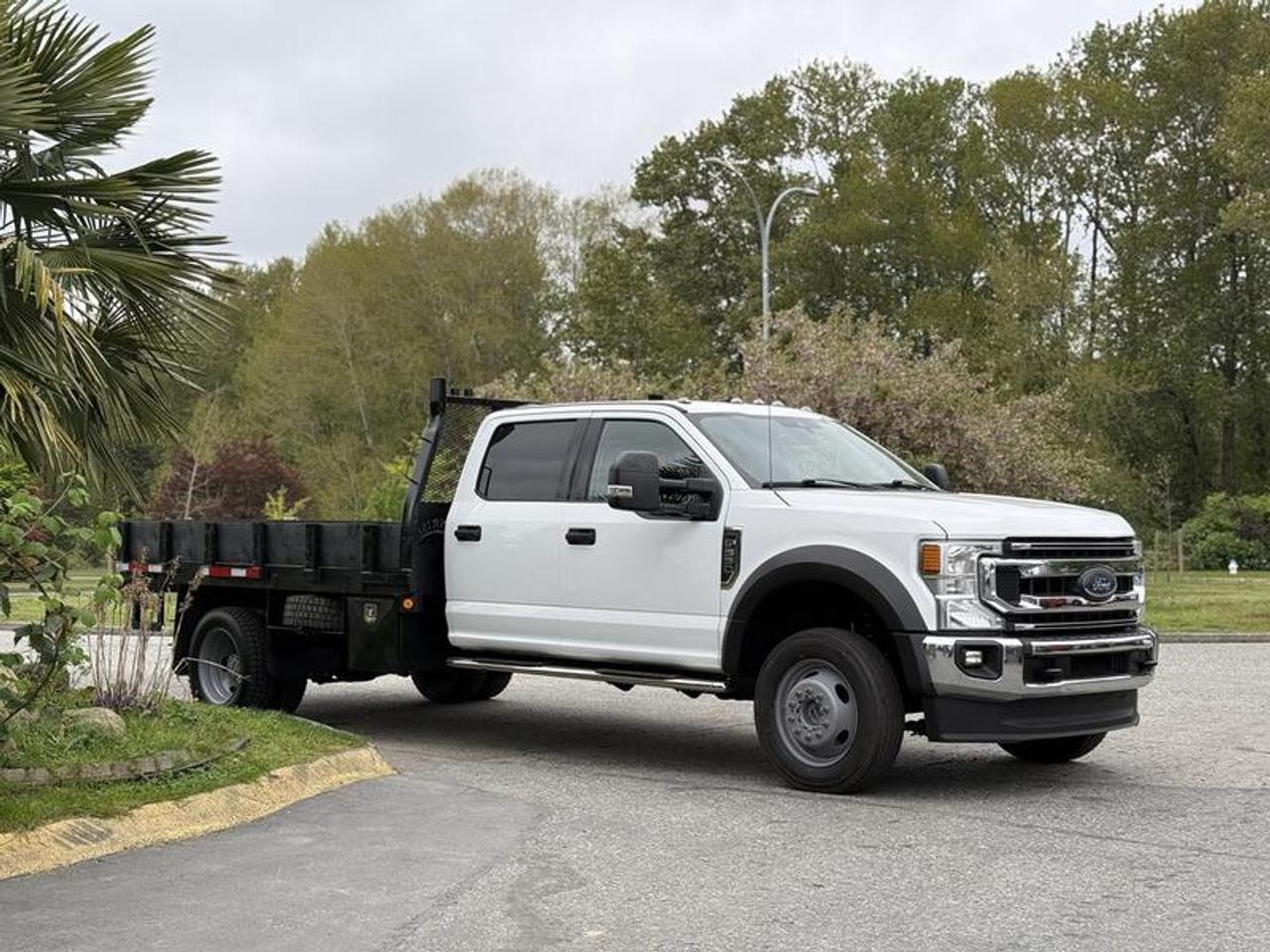 Used 2020 Ford F-550 XLT 4x4 Crew Cab 12-Foot Flatdeck for sale in Burnaby, BC