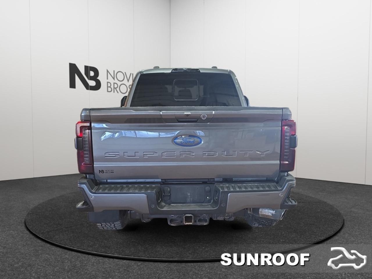 2023 Ford F-350 Super Duty Lariat  - Diesel Engine Photo4