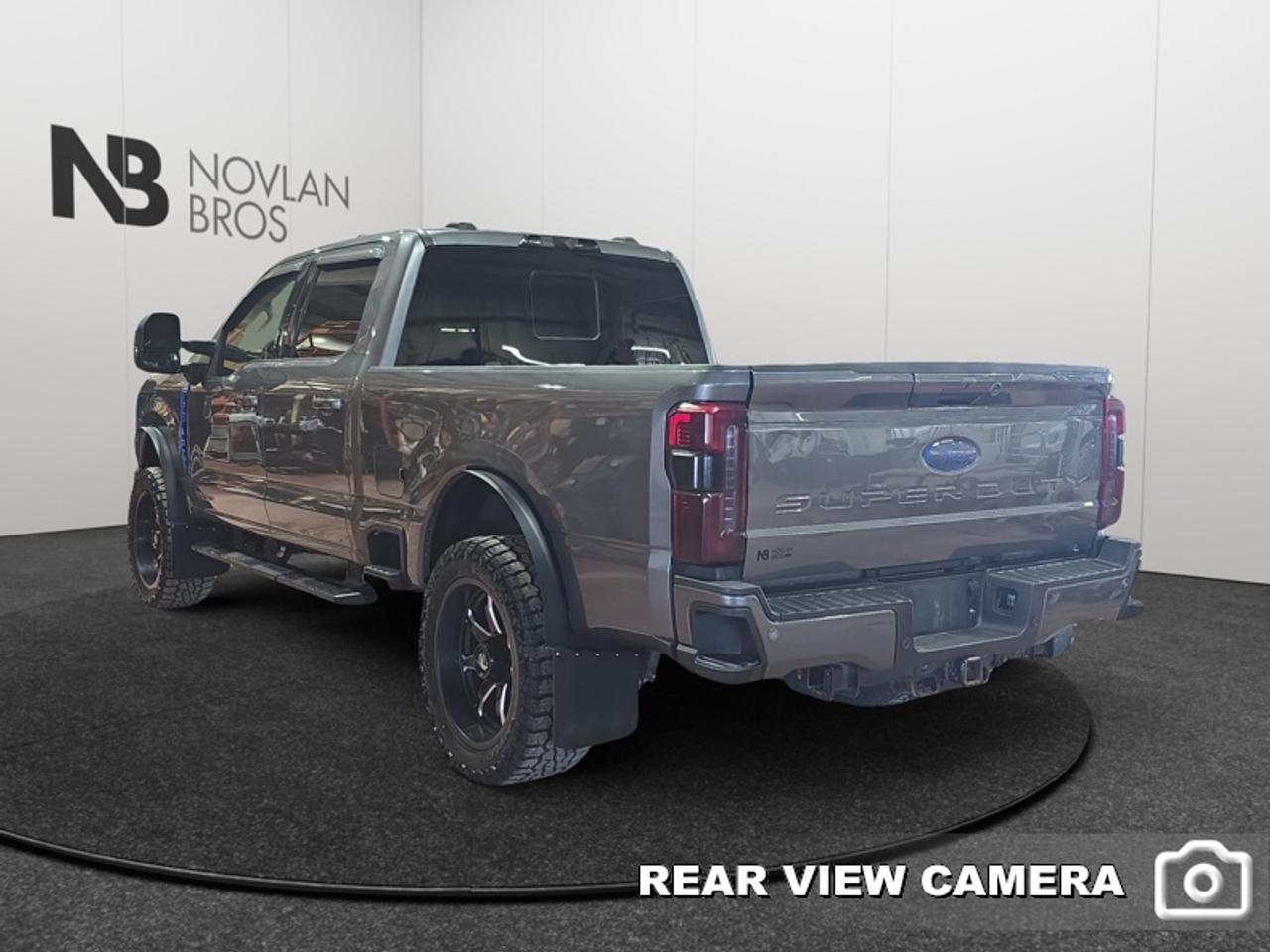 2023 Ford F-350 Super Duty Lariat  - Diesel Engine Photo3