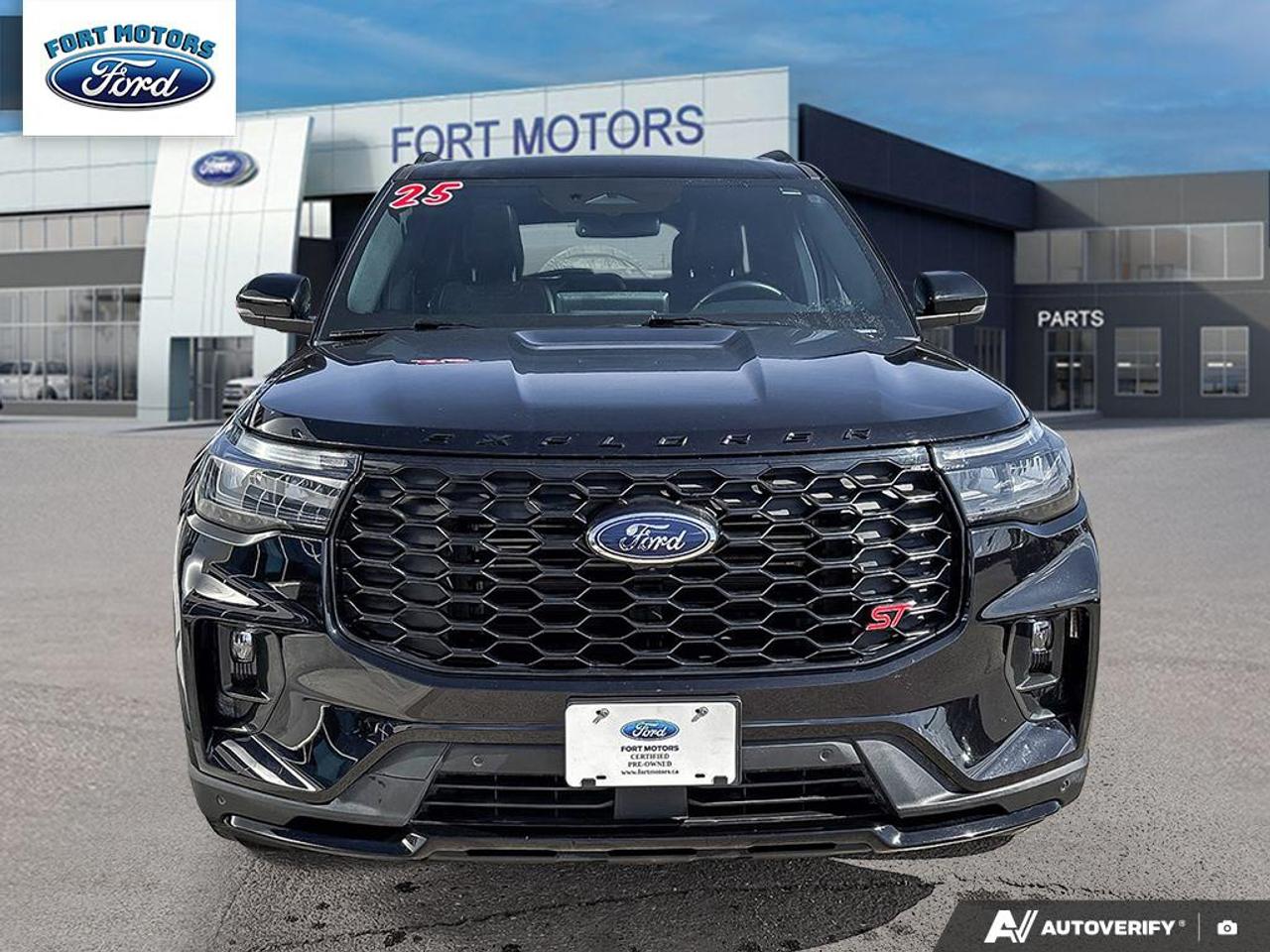 2025 Ford Explorer ST Photo1