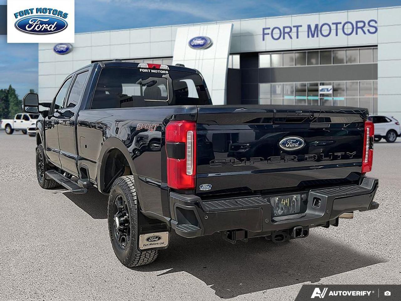 2024 Ford F-350 Super Duty SRW XLT Photo3