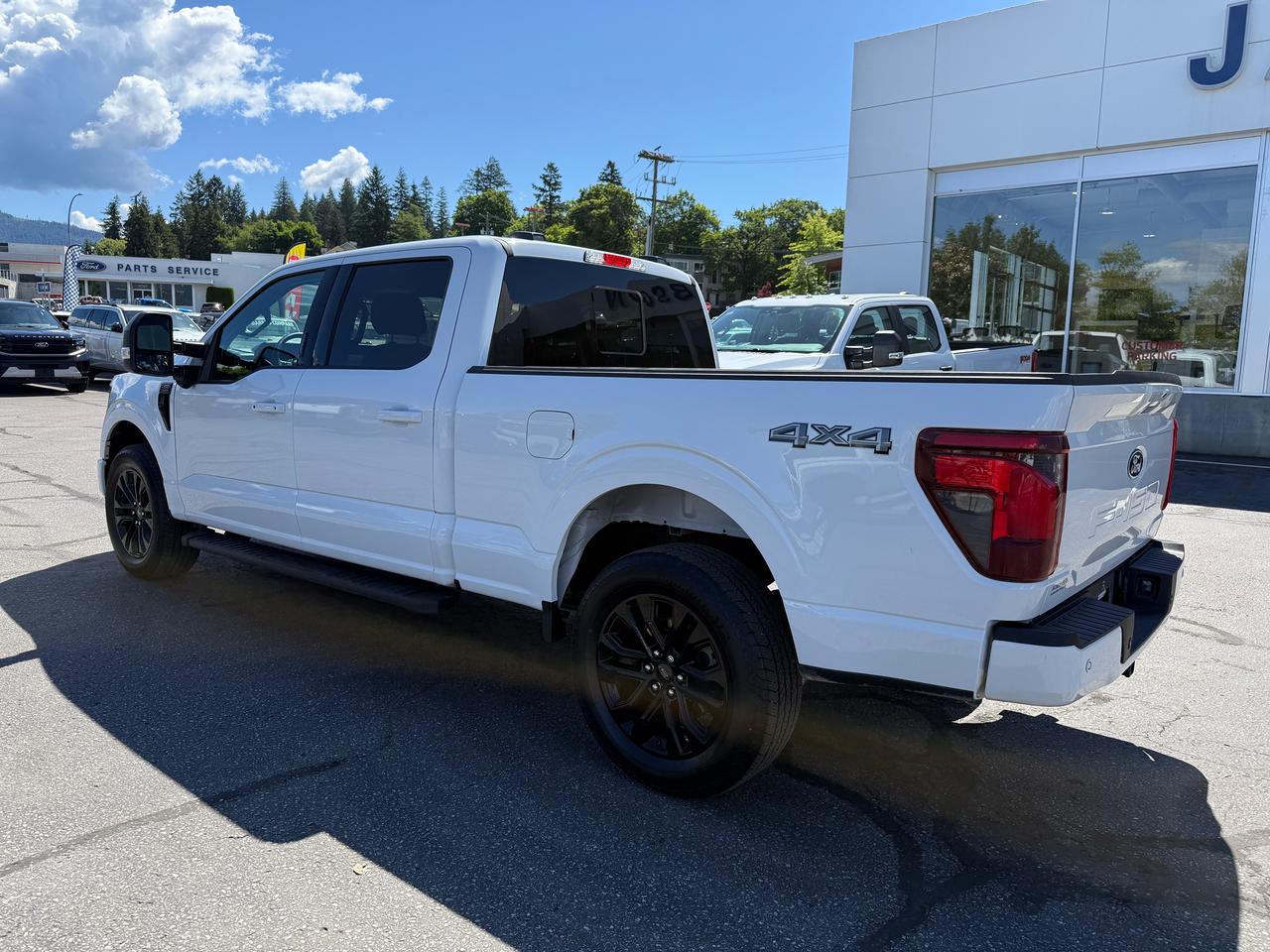 2024 Ford F-150 XLT Photo2