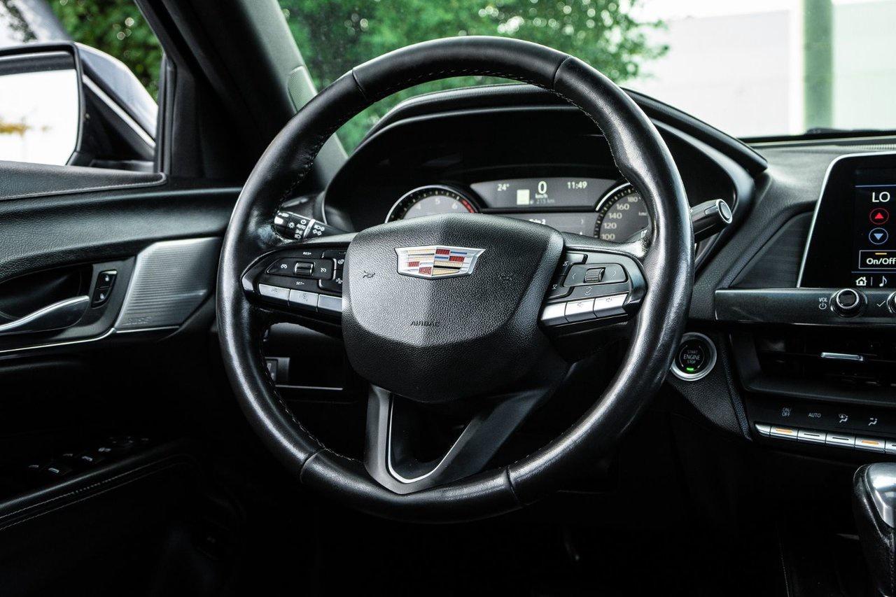 2022 Cadillac CT4 Luxury Photo