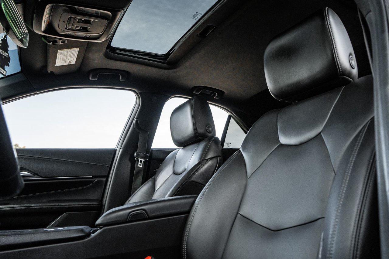 2022 Cadillac CT4 Luxury Photo