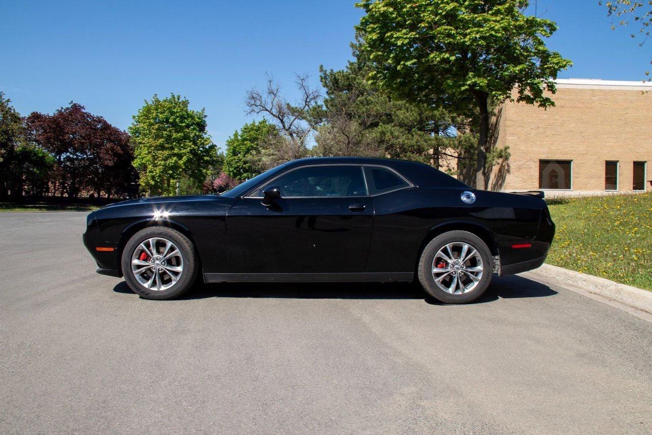 2021 Dodge Challenger SXT PLUS AWD Photo3