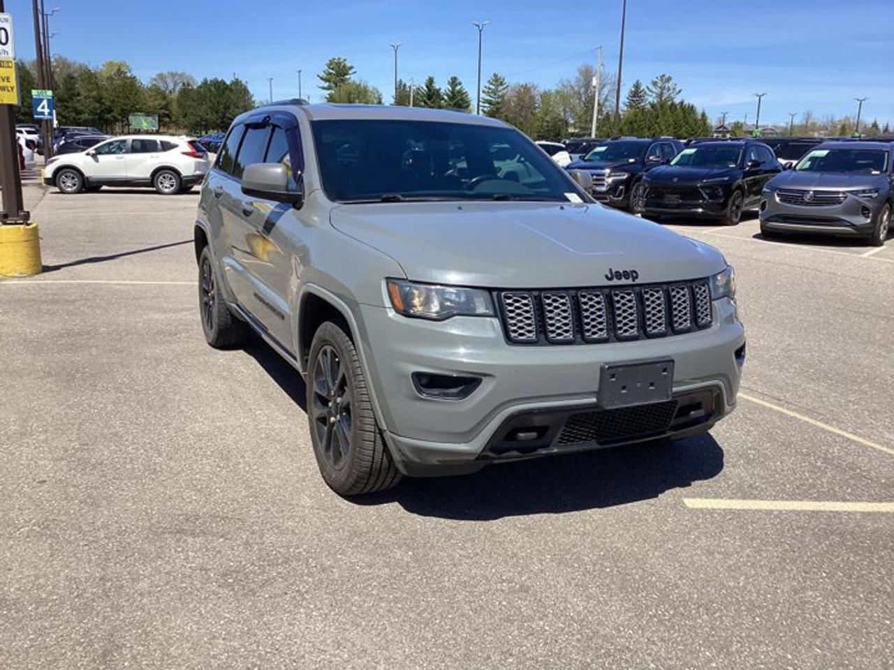 2019 Jeep Grand Cherokee Altitude 4x4 | No Accidents | Sunroof | Leather Seats Photo