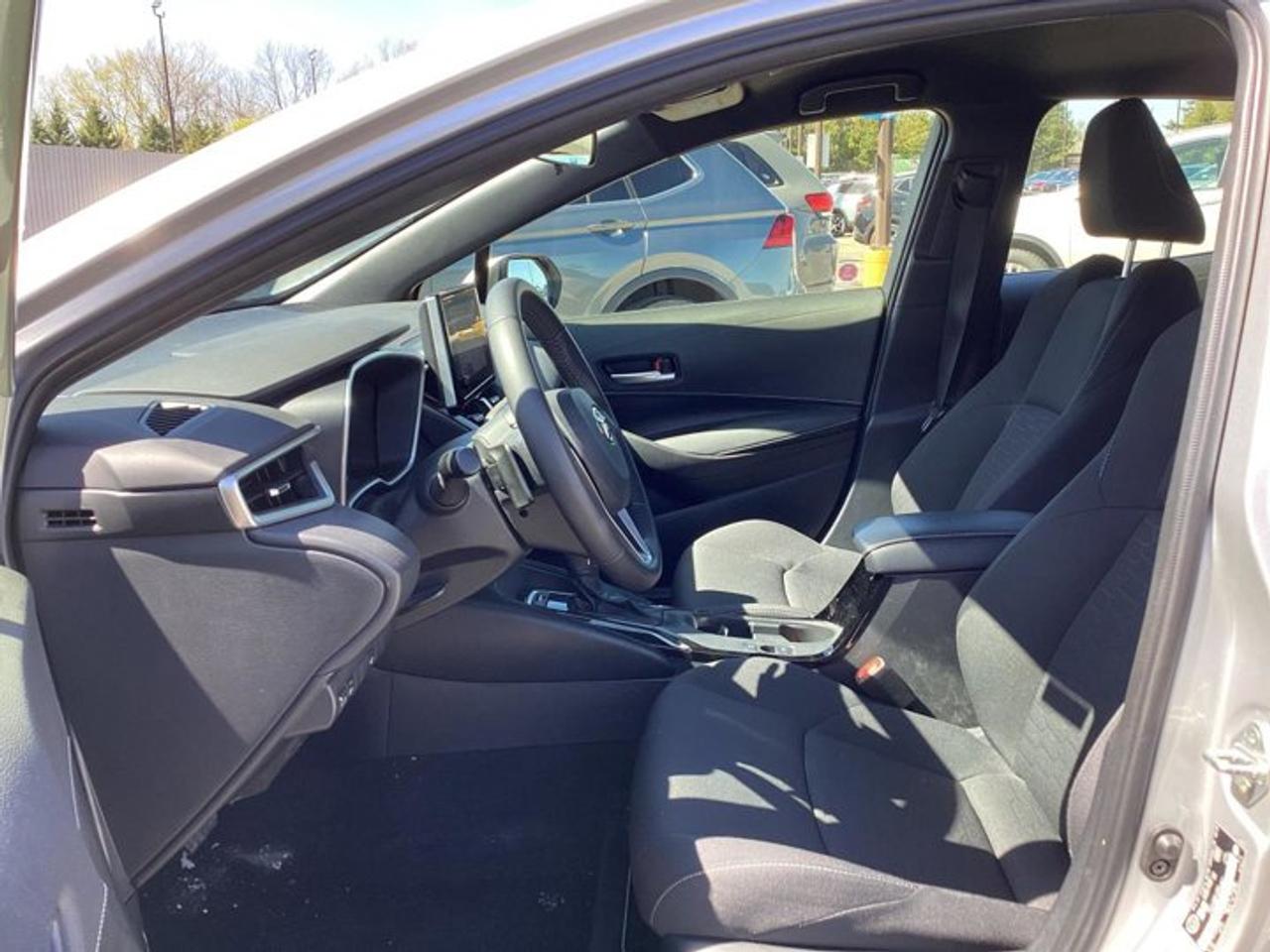 2025 Toyota Corolla Hatchback SE | No Accidents Photo