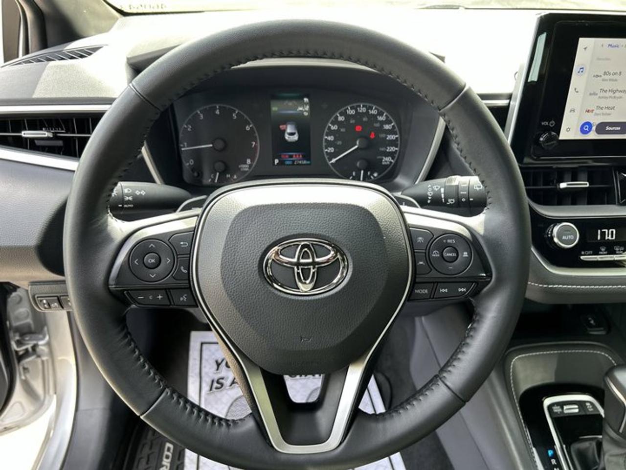 2025 Toyota Corolla Hatchback SE | No Accidents Photo