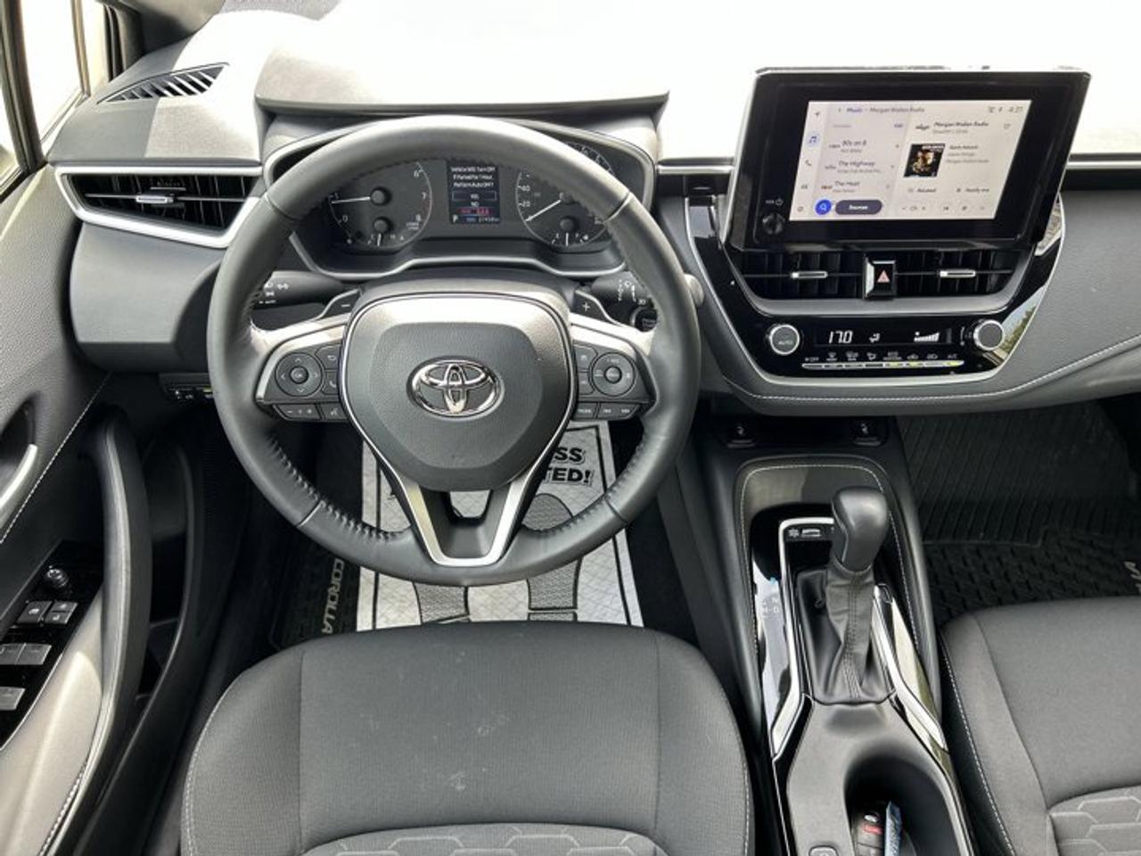 2025 Toyota Corolla Hatchback SE | No Accidents Photo