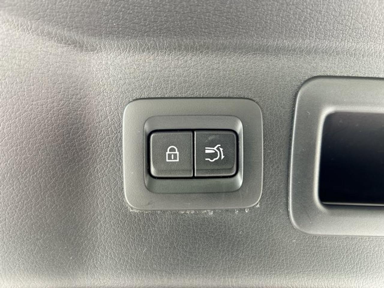 2025 Mazda CX-70 MHEV GT AWD | No Accidents | Panoramic Sunroof | Leather Seats Photo