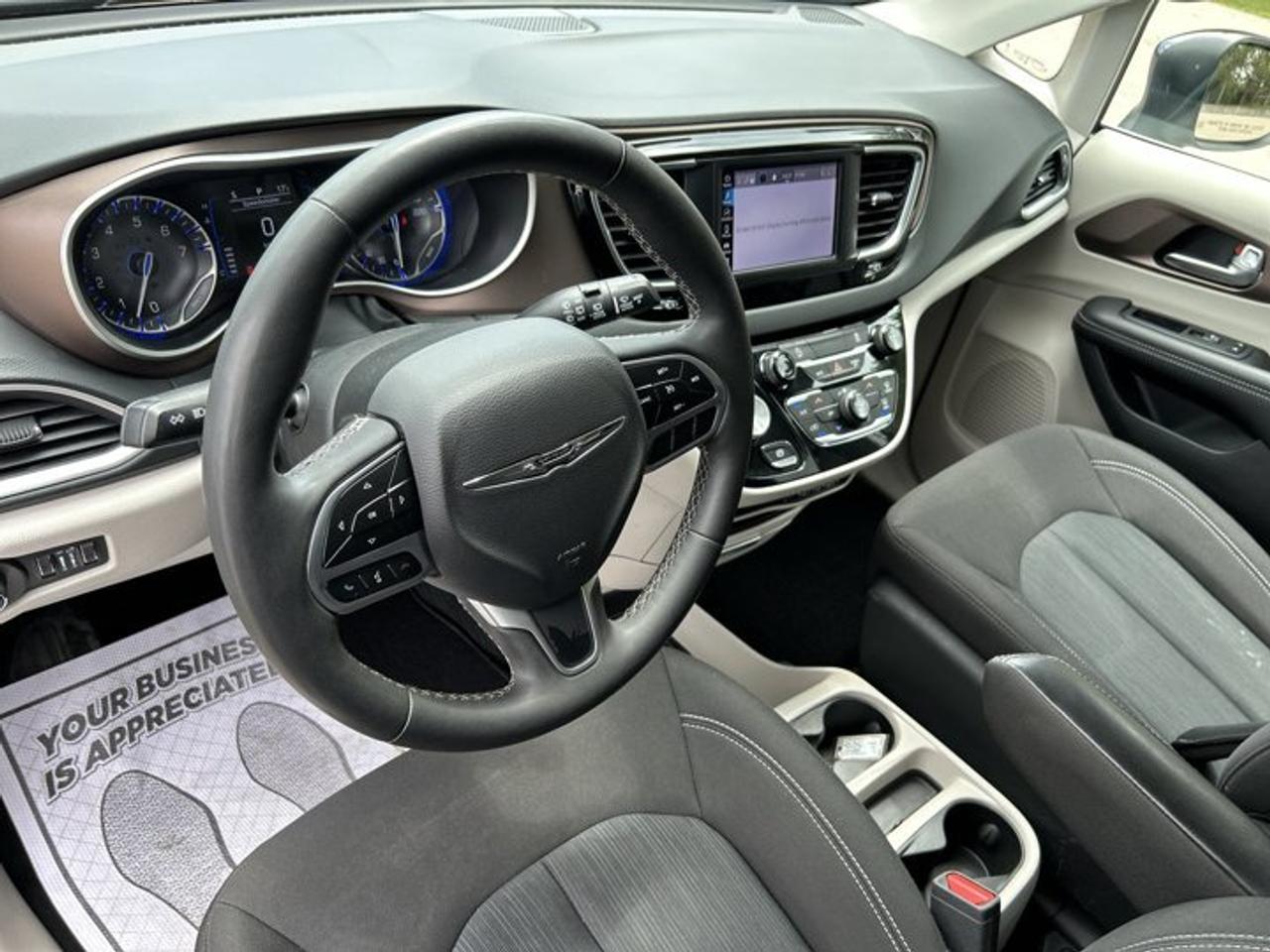 2024 Dodge Grand Caravan SXT 2WD | Heated Steering Wheel Photo