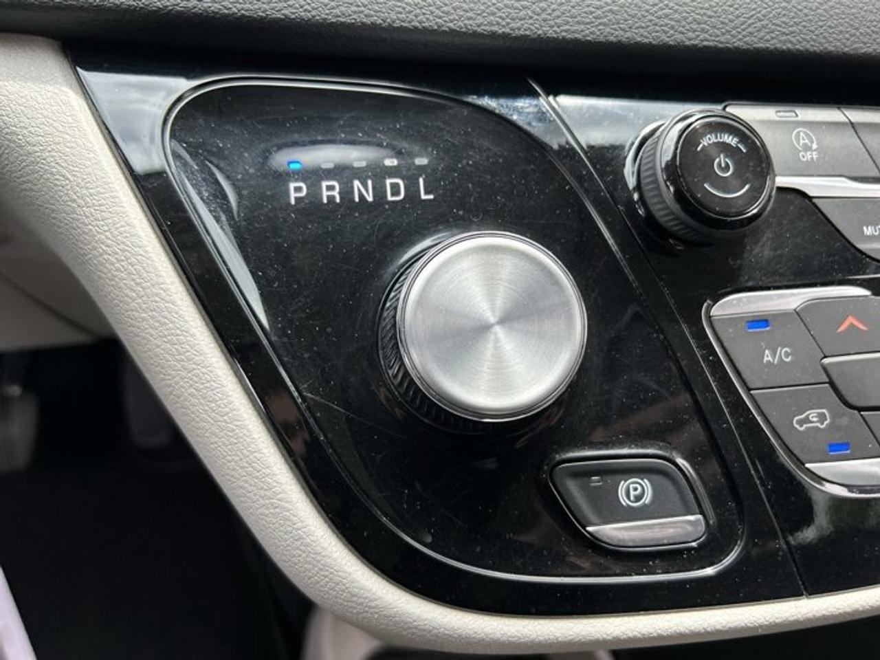 2024 Dodge Grand Caravan SXT 2WD | Heated Steering Wheel Photo