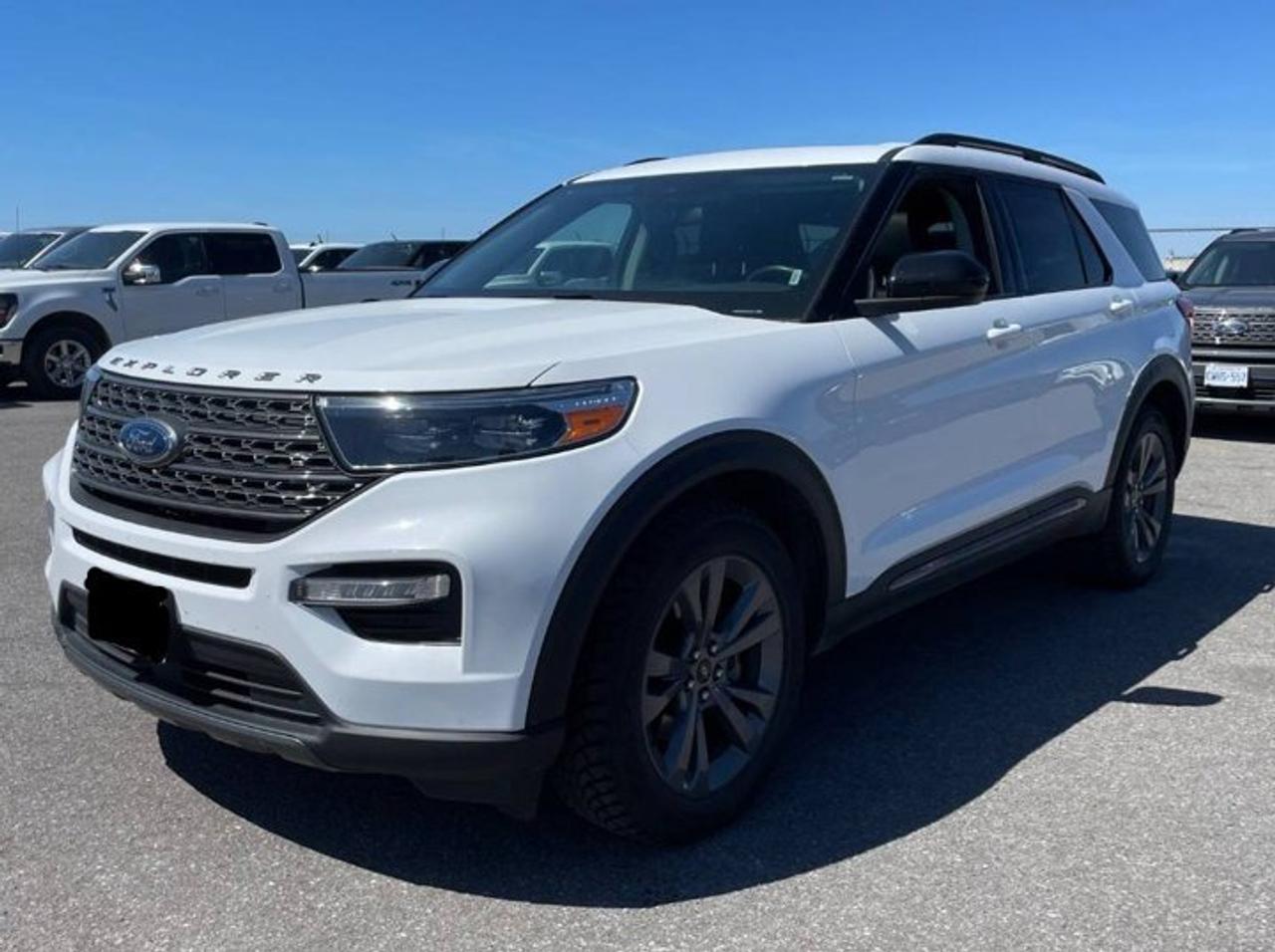 2024 Ford Explorer XLT AWD | Sport Appearance | Pano Roof | Leather | Captain Seats | Heated Seats + Steering and More! Photo0