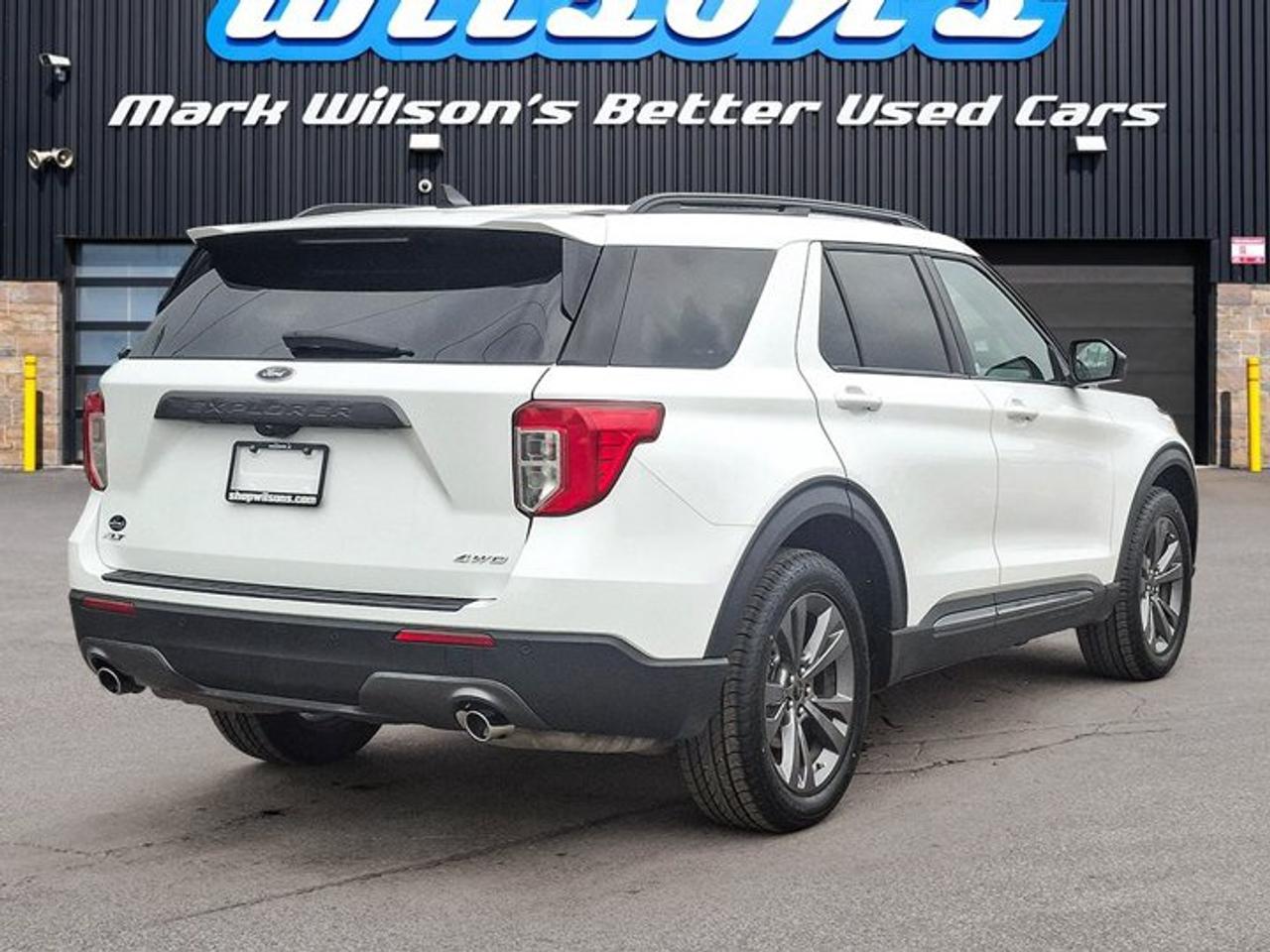 2024 Ford Explorer XLT AWD | Sport Appearance | Pano Roof | Leather | Captain Seats | Heated Seats + Steering and More! Photo